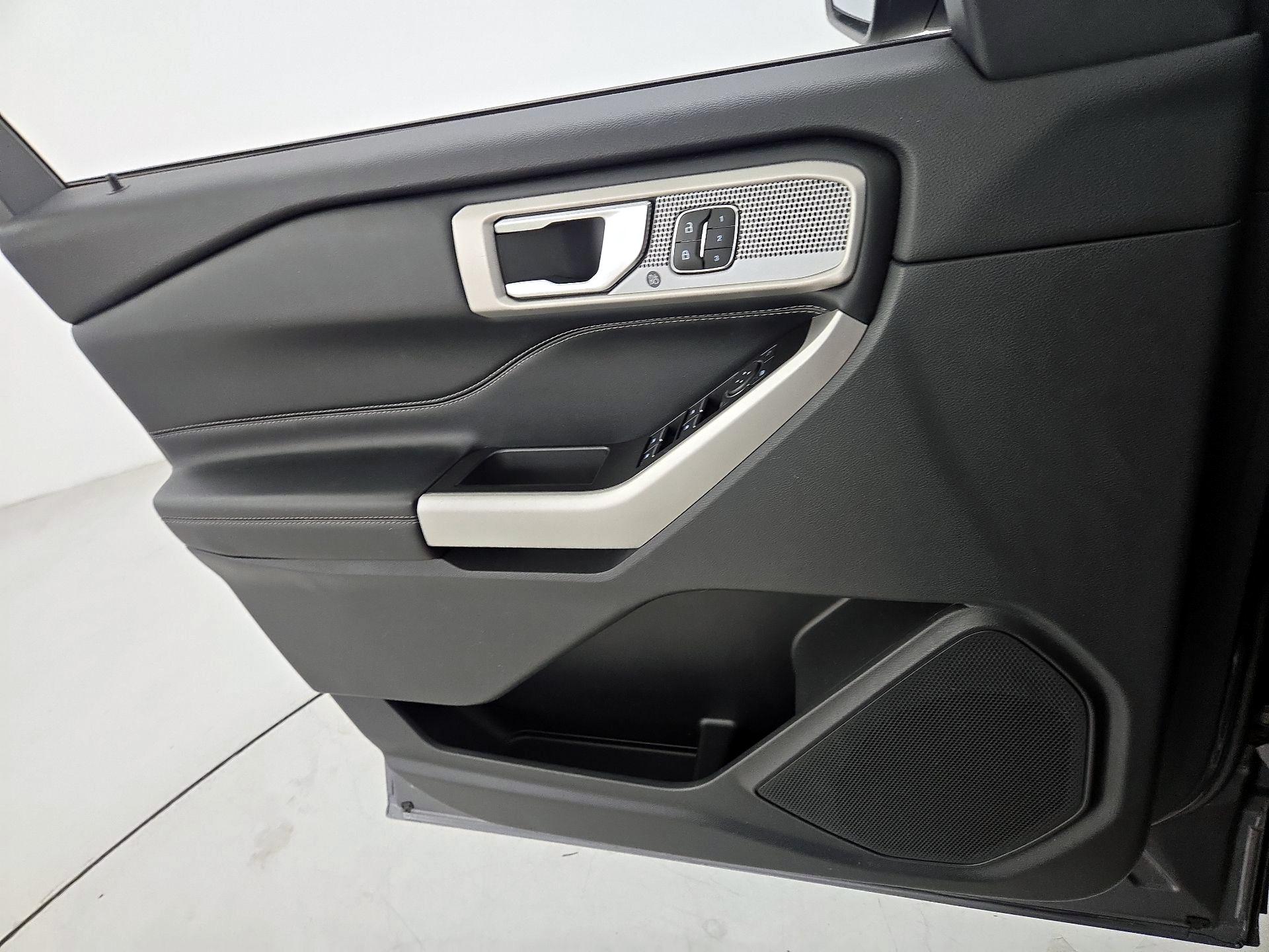 Thumbnail: 2021 Ford Explorer - 12