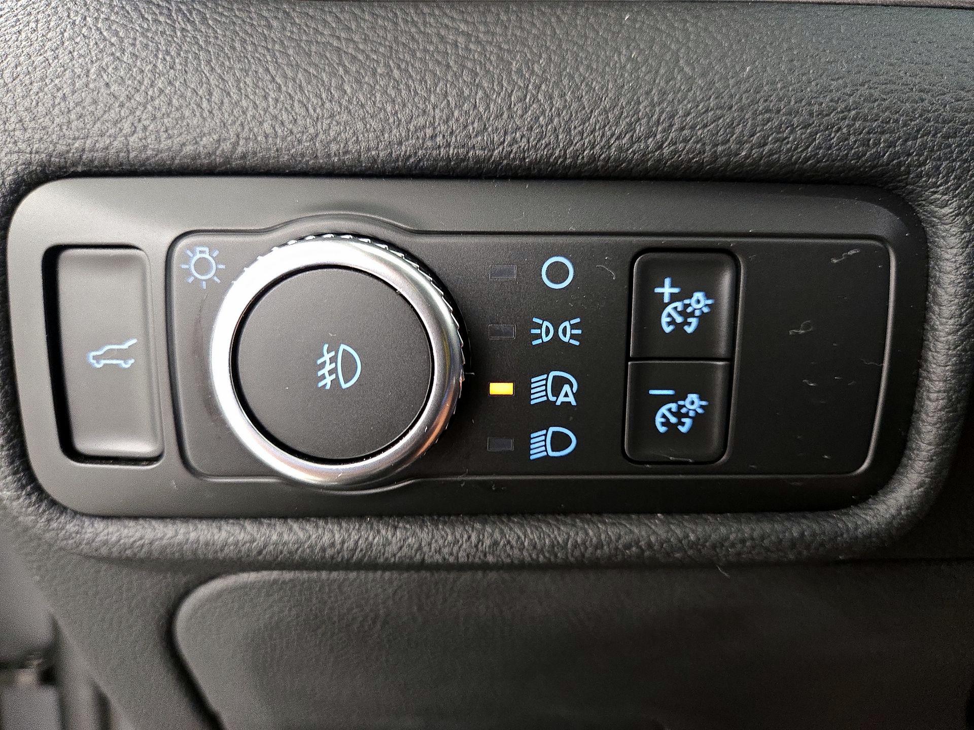 Thumbnail: 2021 Ford Explorer - 13