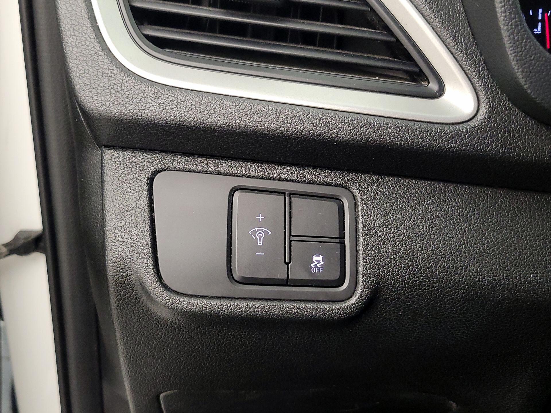 Thumbnail: 2018 Hyundai Accent - 13