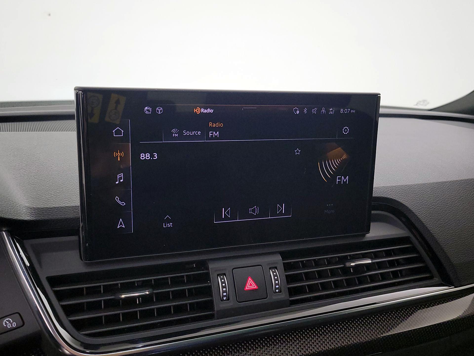 Thumbnail: 2022 Audi SQ5 - 16