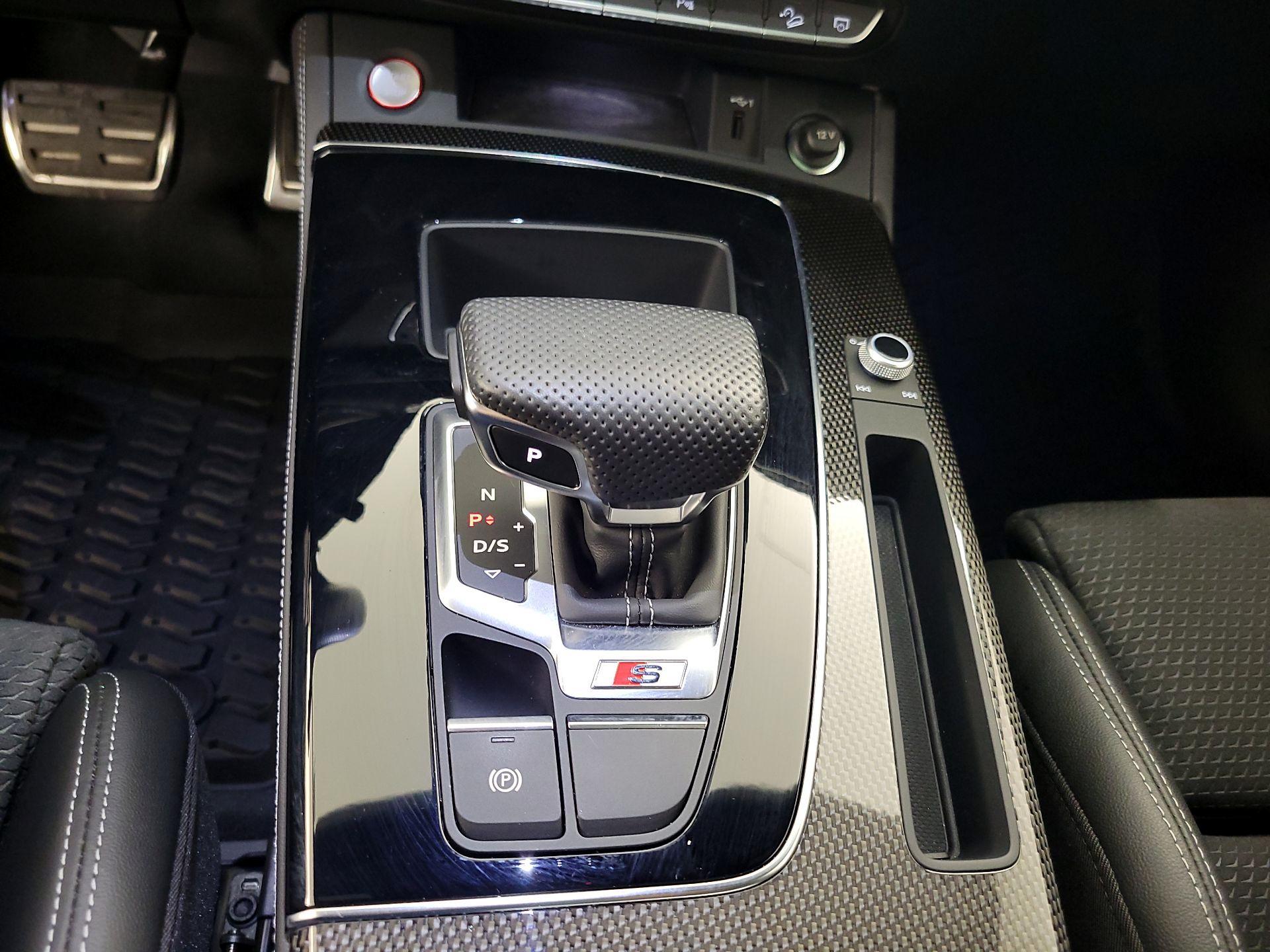 Thumbnail: 2022 Audi SQ5 - 18