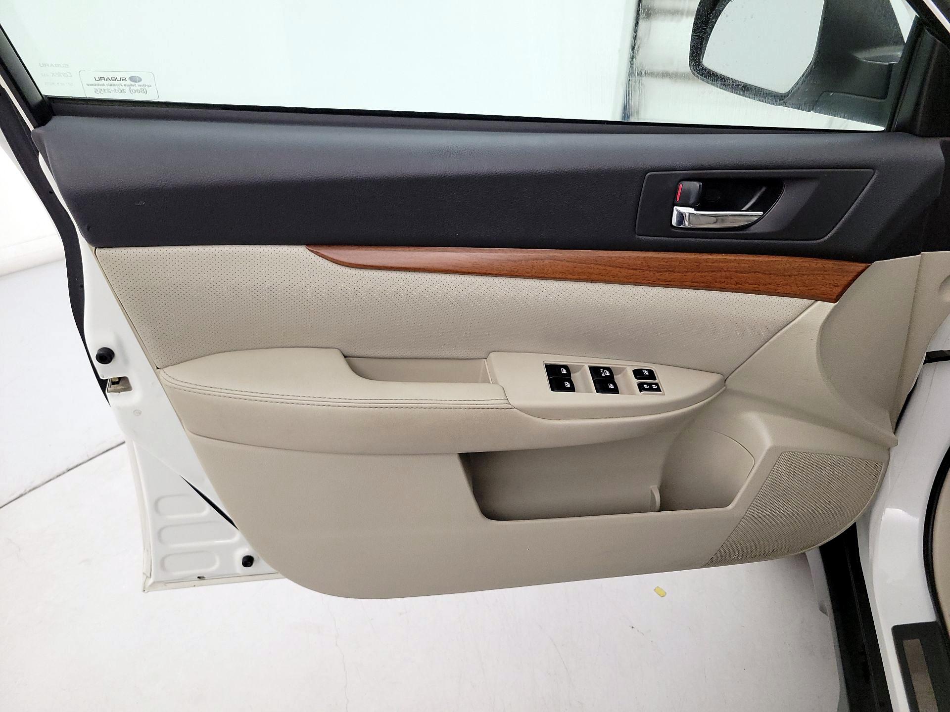 Thumbnail: 2014 Subaru Outback - 12