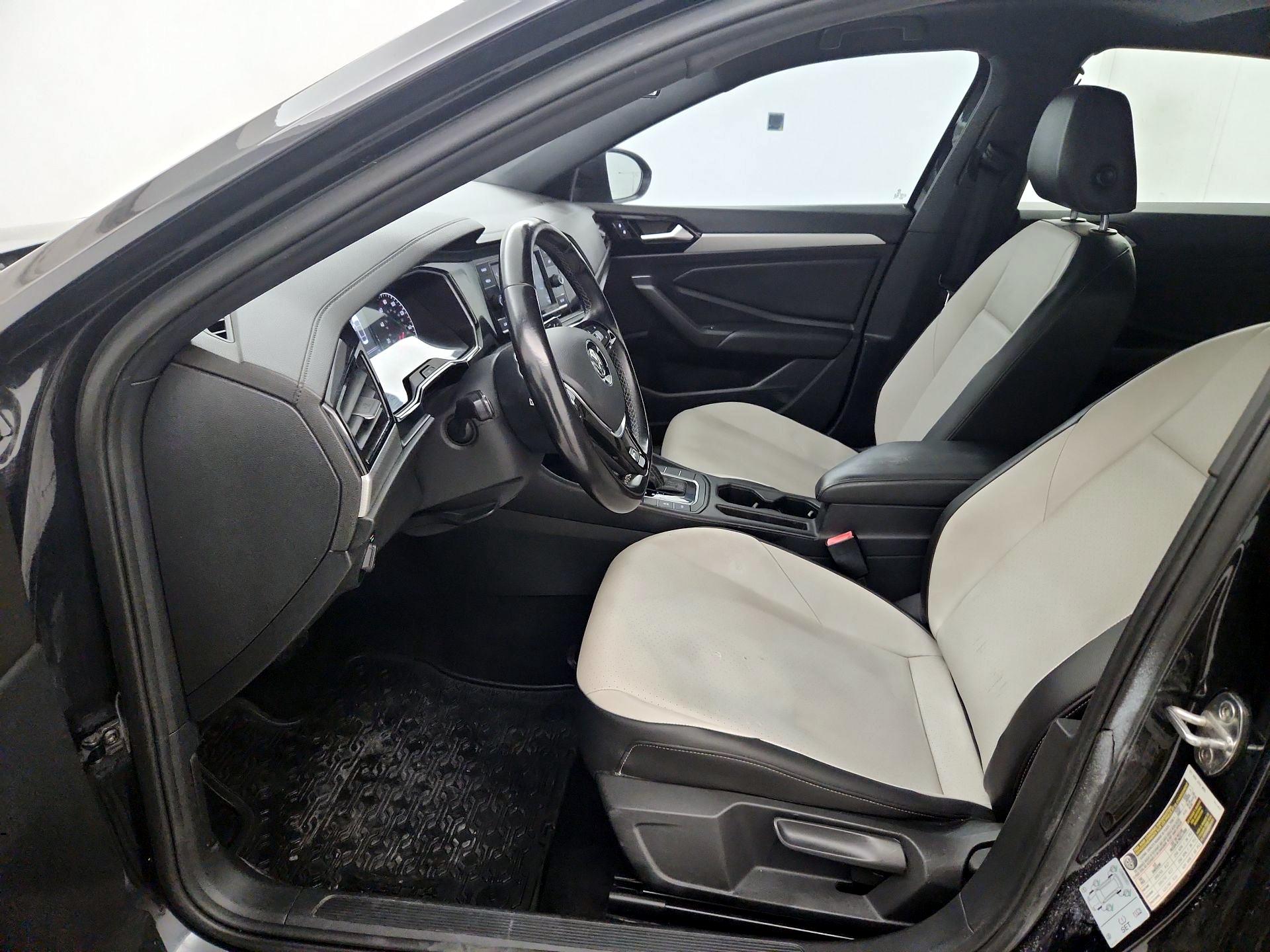 Thumbnail: 2019 Volkswagen Jetta - 11