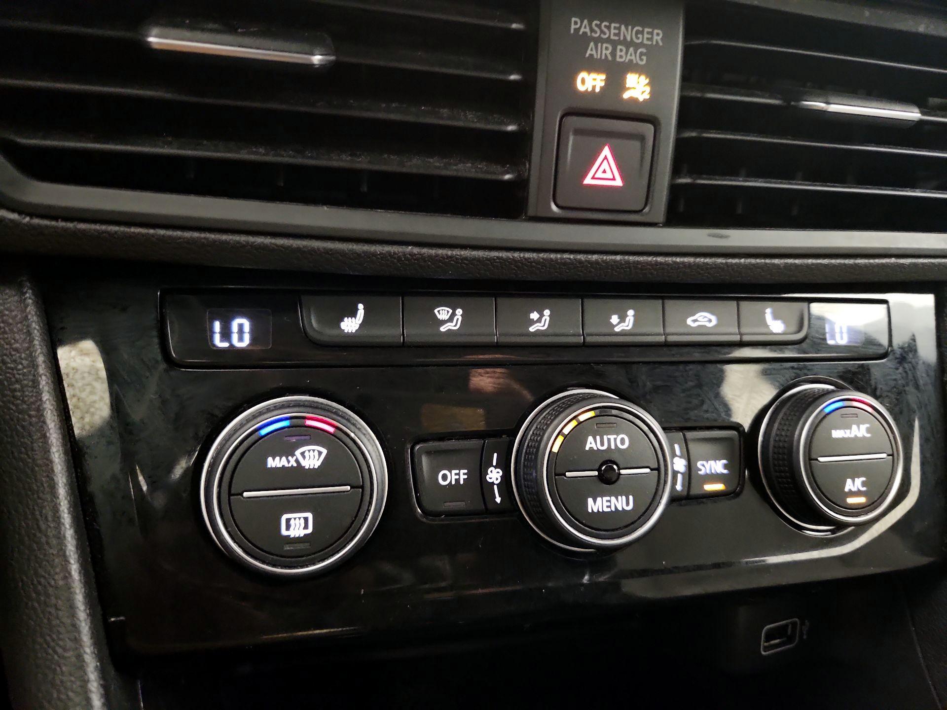 Thumbnail: 2019 Volkswagen Jetta - 16