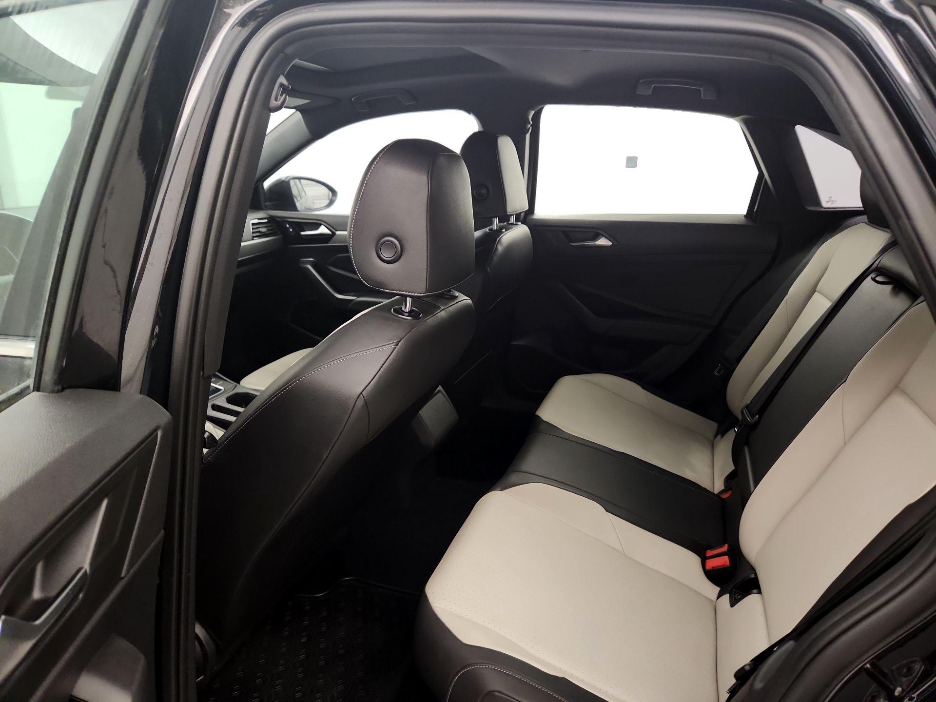 Thumbnail: 2019 Volkswagen Jetta - 18