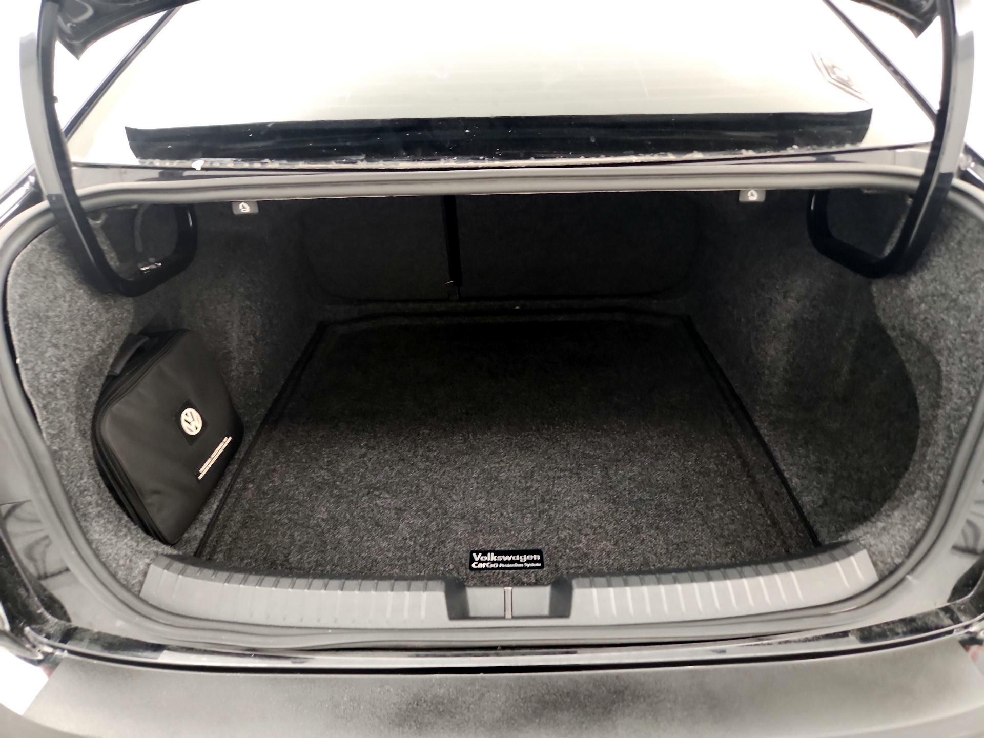Thumbnail: 2019 Volkswagen Jetta - 19