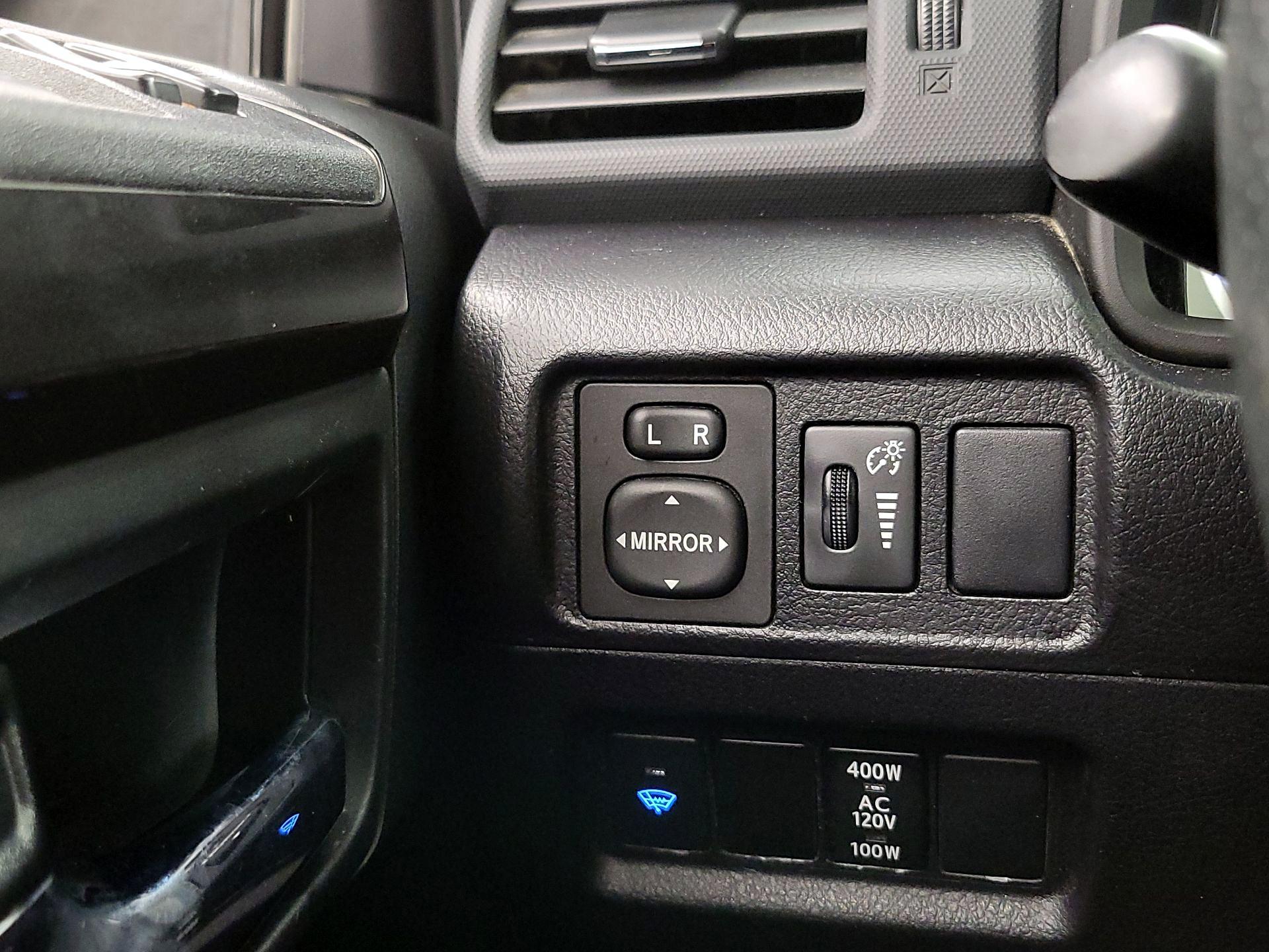 Thumbnail: 2016 Toyota 4Runner - 13