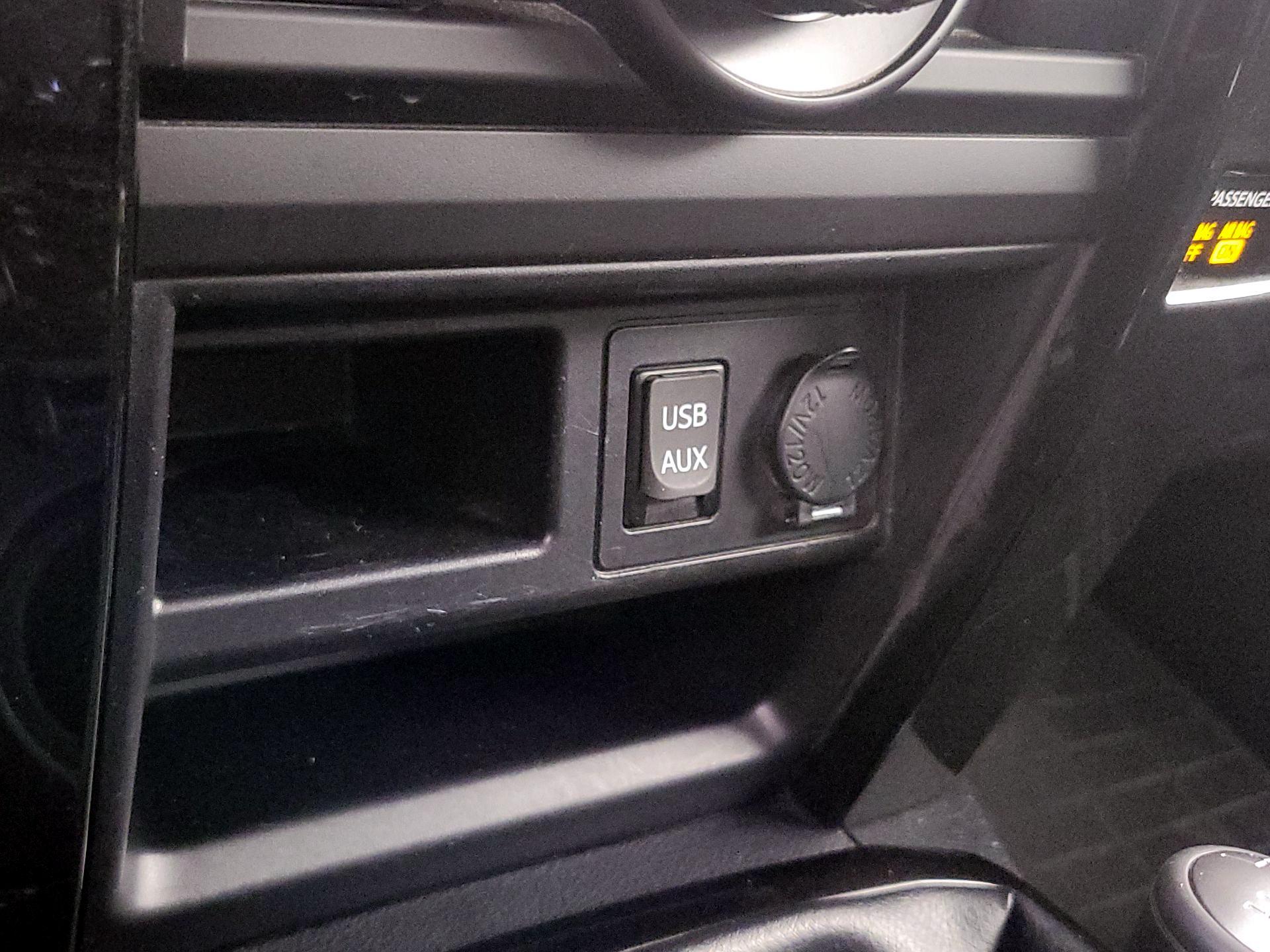 Thumbnail: 2016 Toyota 4Runner - 18