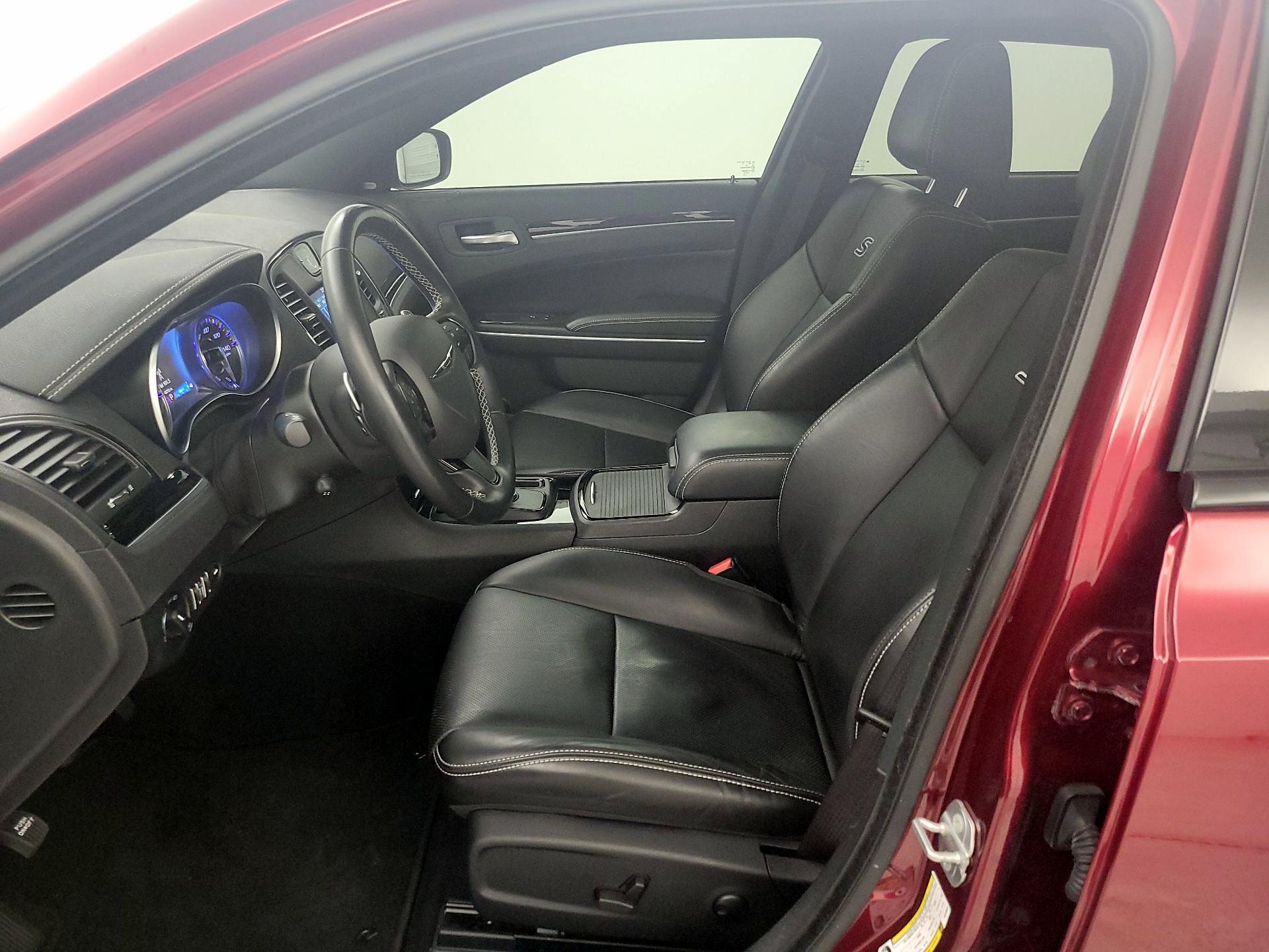 Thumbnail: 2022 Chrysler 300 - 11