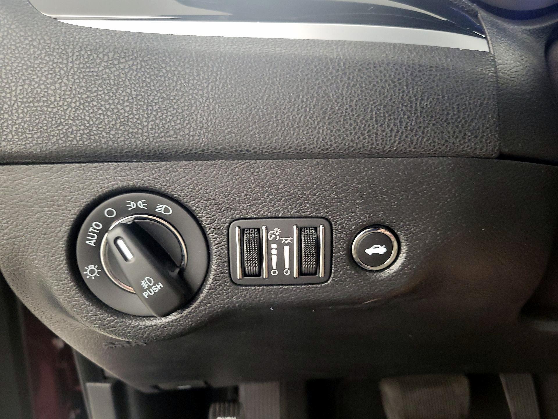 Thumbnail: 2022 Chrysler 300 - 13