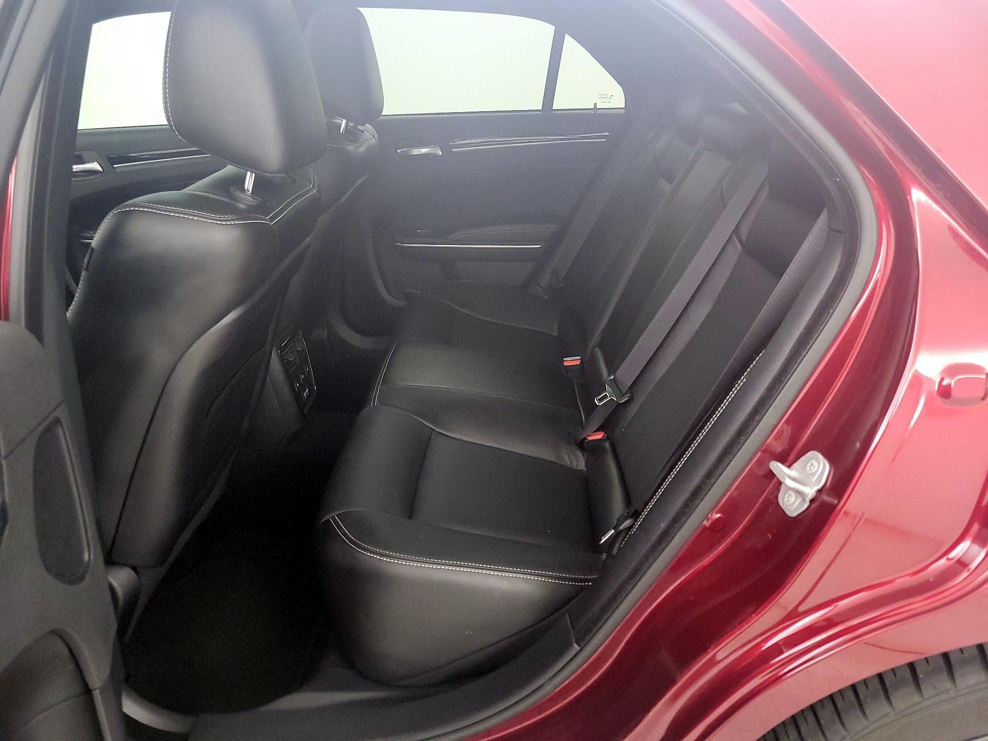 Thumbnail: 2022 Chrysler 300 - 20