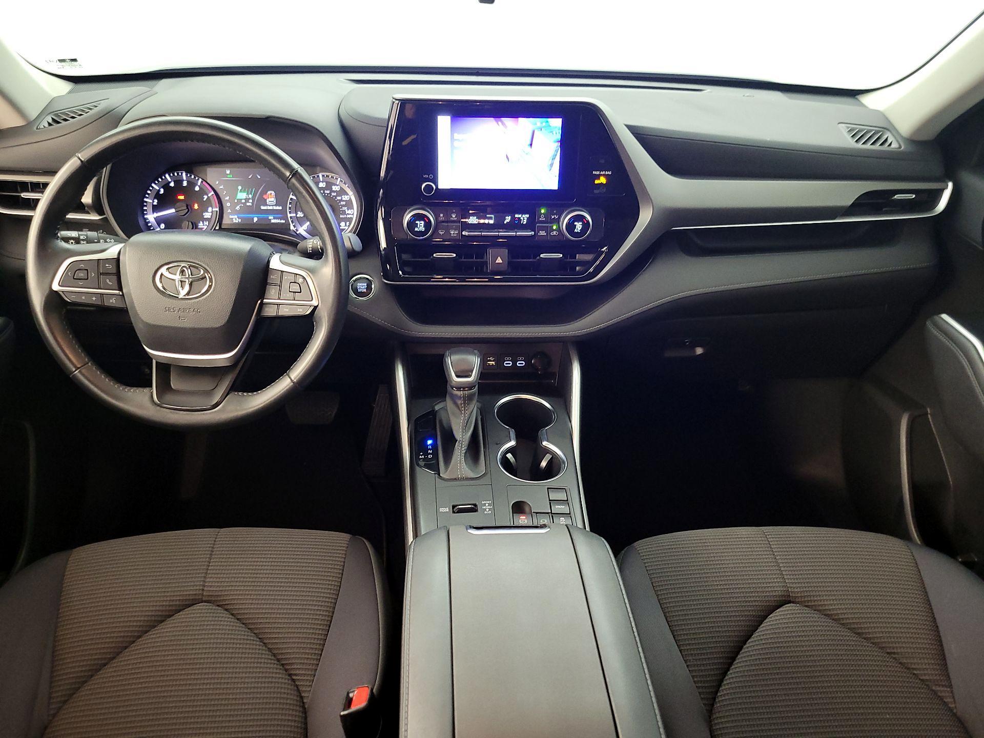 Thumbnail: 2023 Toyota Highlander - 9