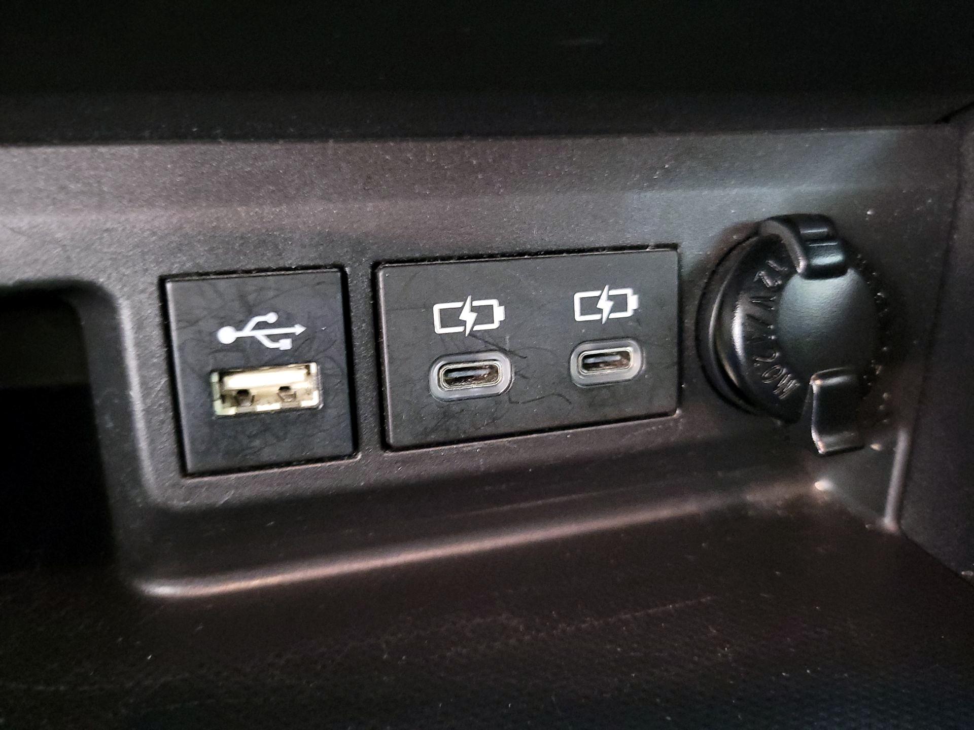 Thumbnail: 2023 Toyota Highlander - 18