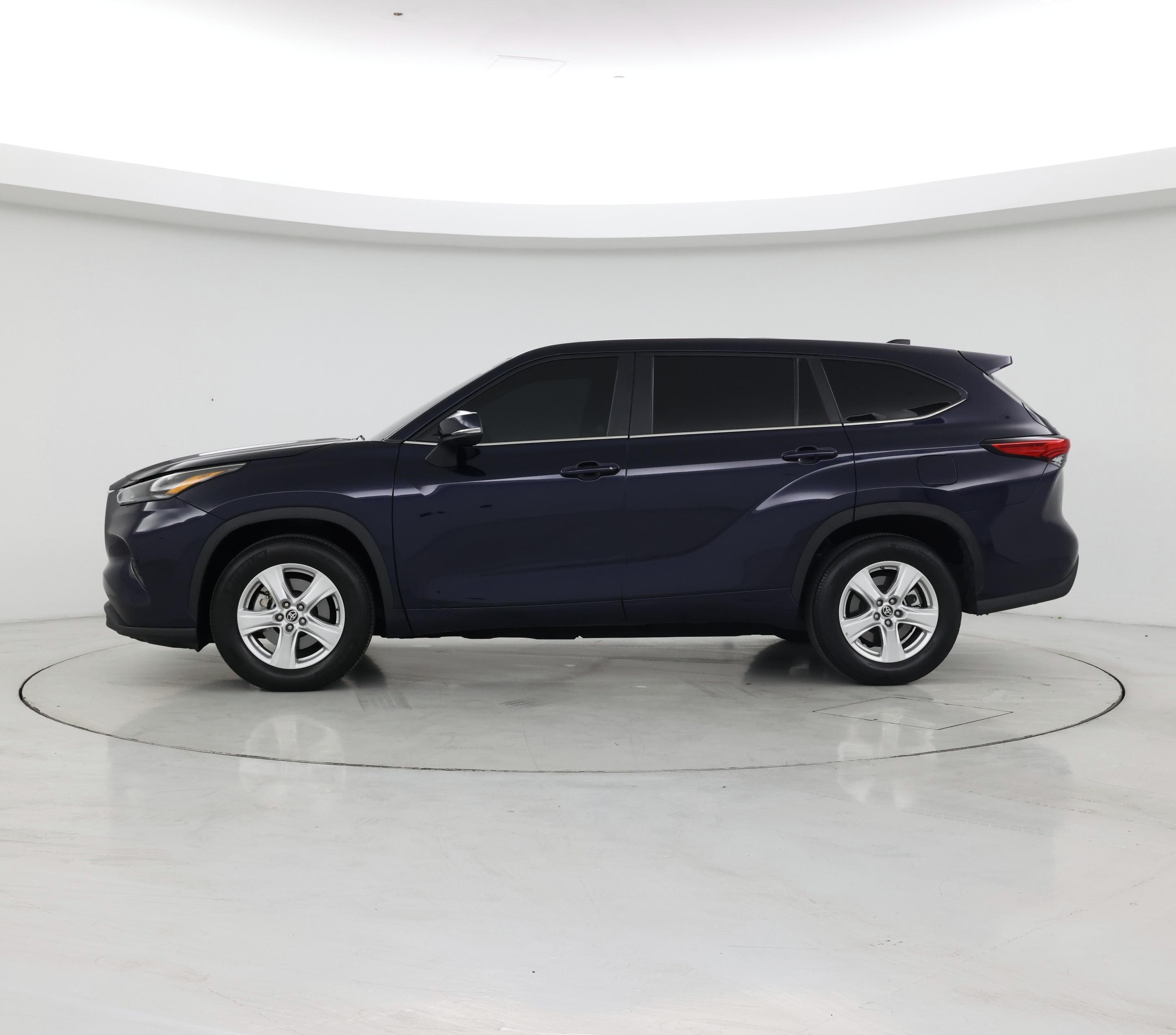 Thumbnail: 2023 Toyota Highlander - 3