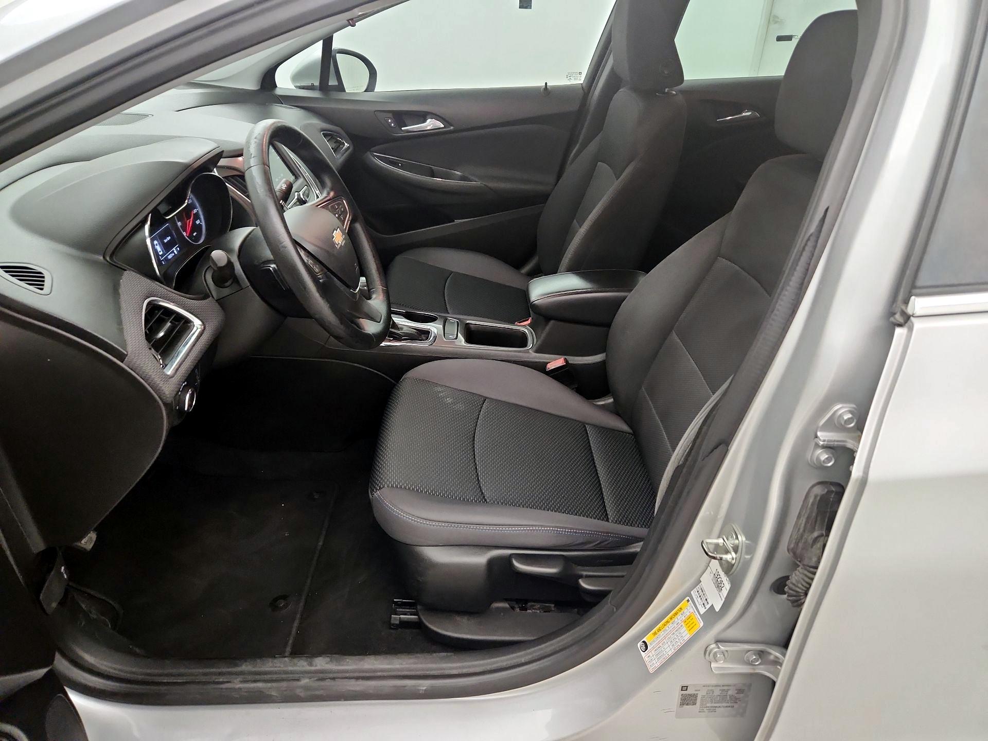 Thumbnail: 2019 Chevrolet Cruze - 11