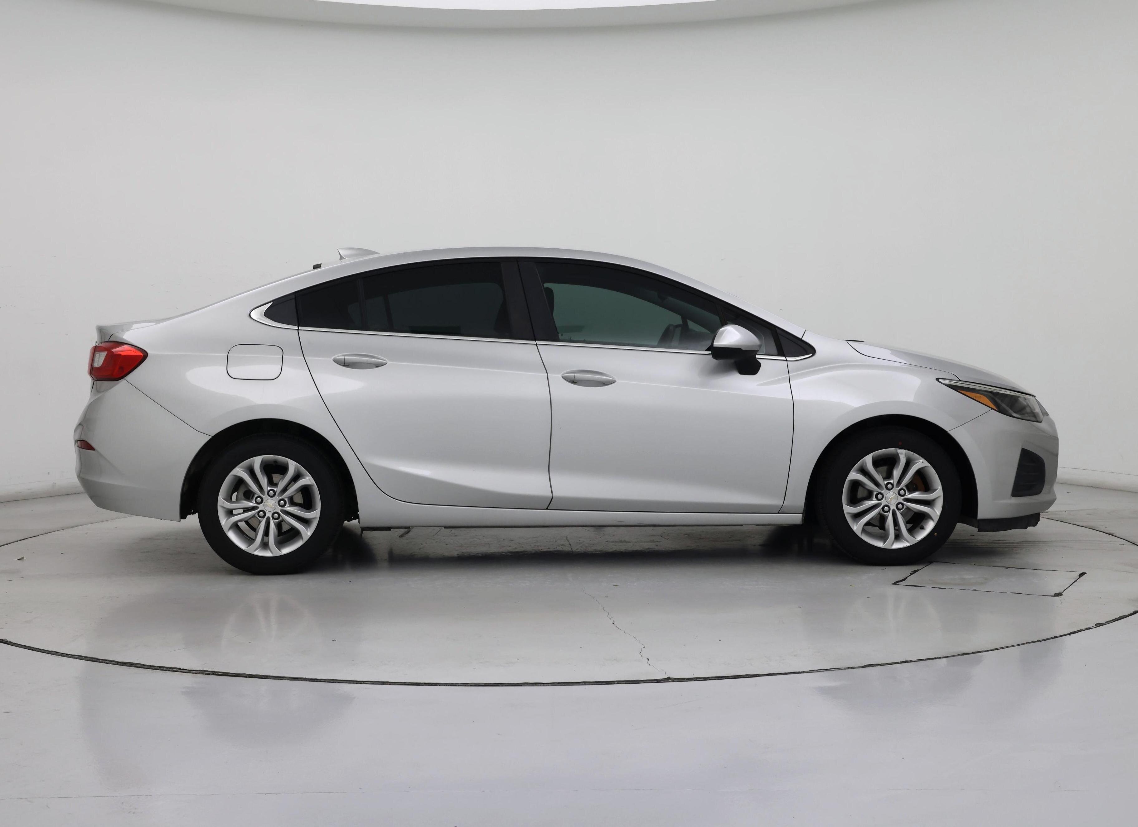 Thumbnail: 2019 Chevrolet Cruze - 7