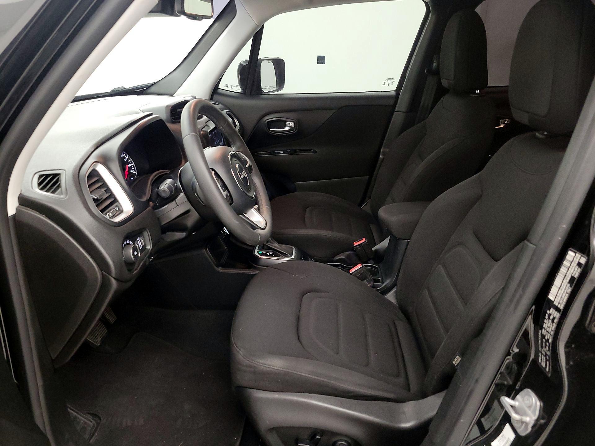 Thumbnail: 2018 Jeep Renegade - 11