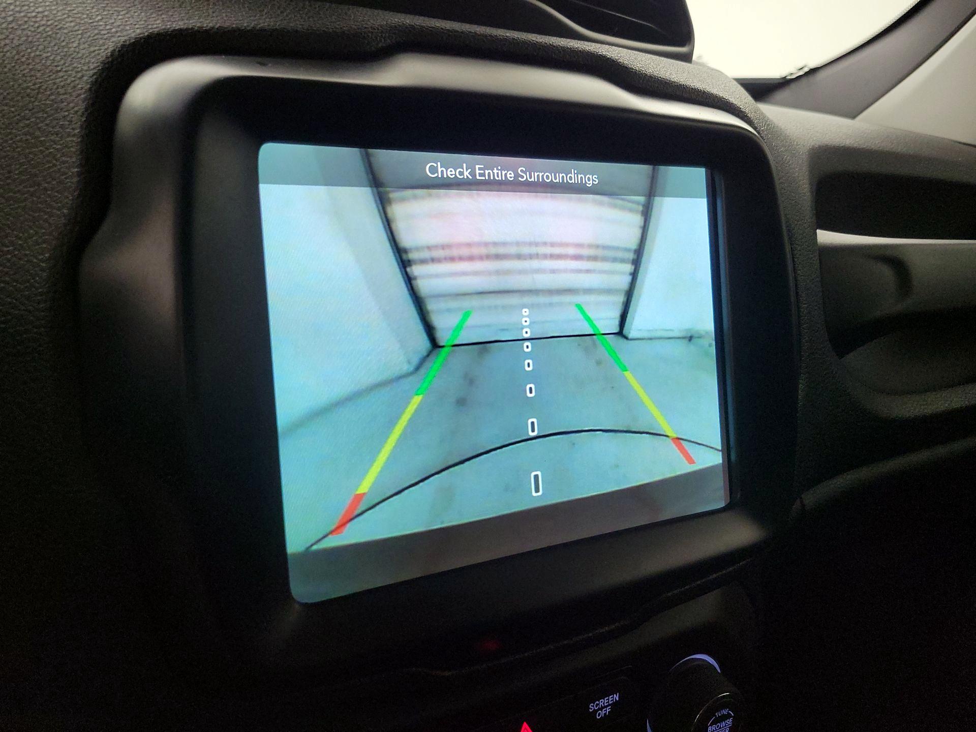 Thumbnail: 2018 Jeep Renegade - 15