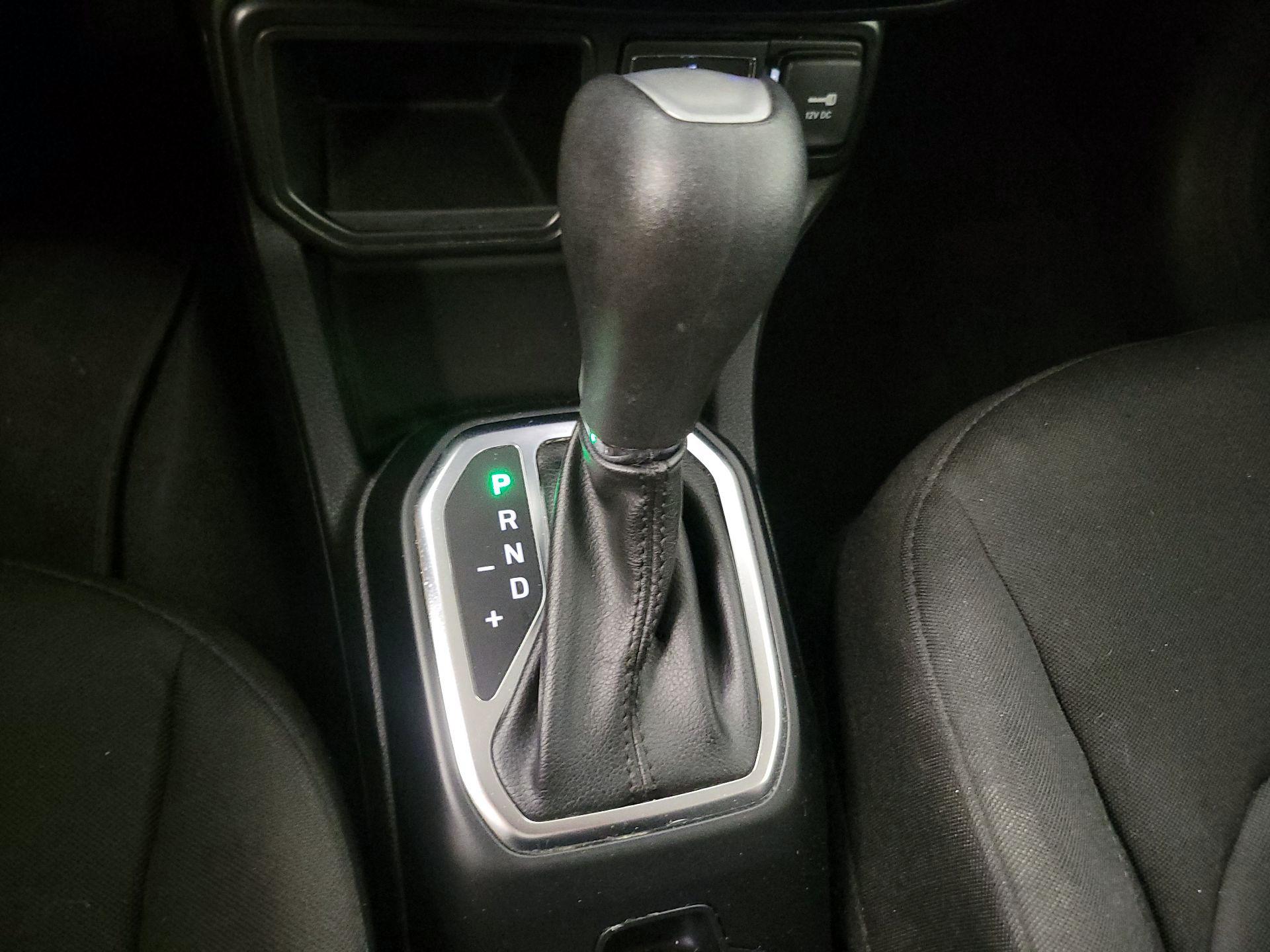 Thumbnail: 2018 Jeep Renegade - 18