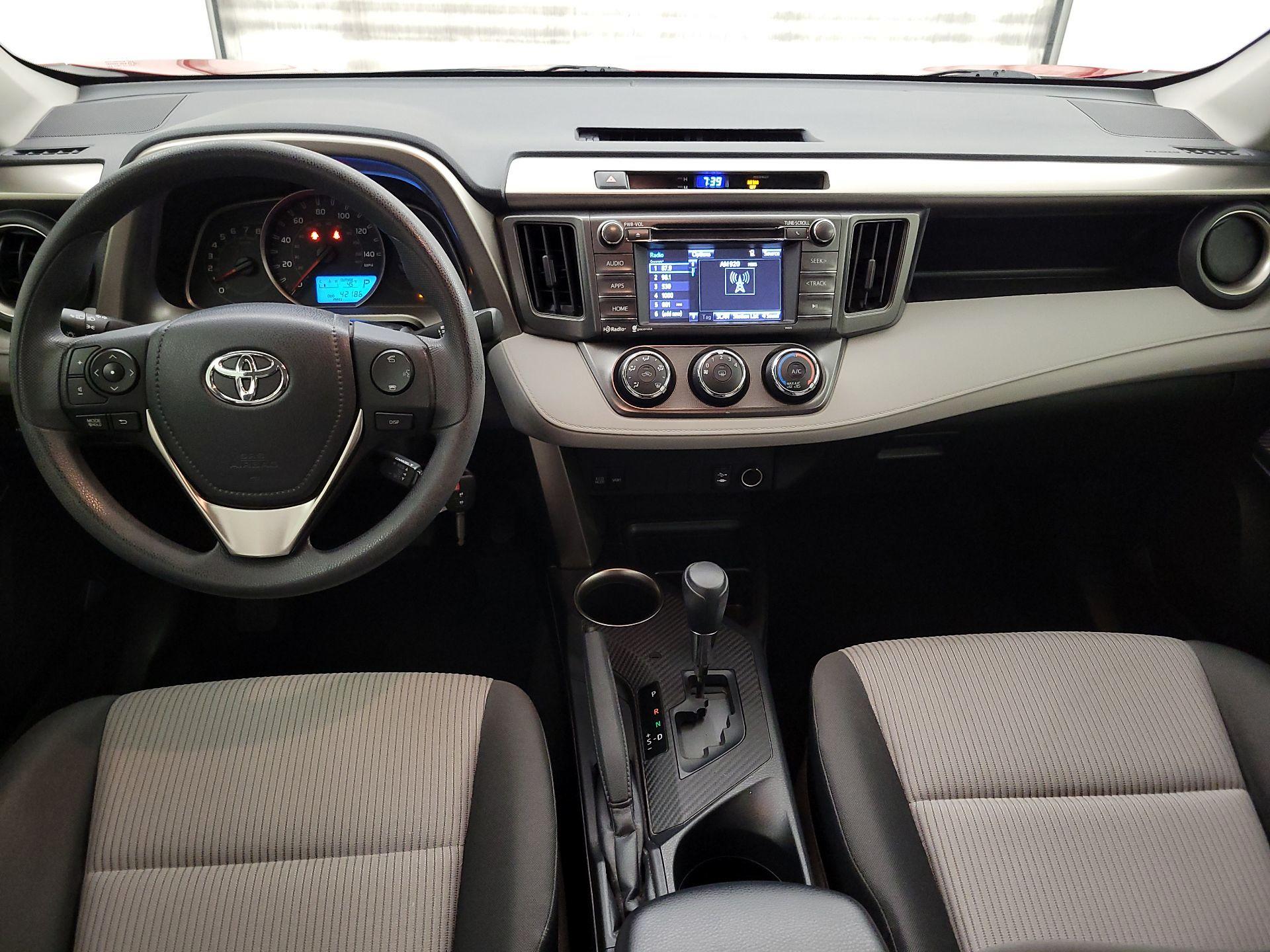 Thumbnail: 2015 Toyota RAV4 - 9