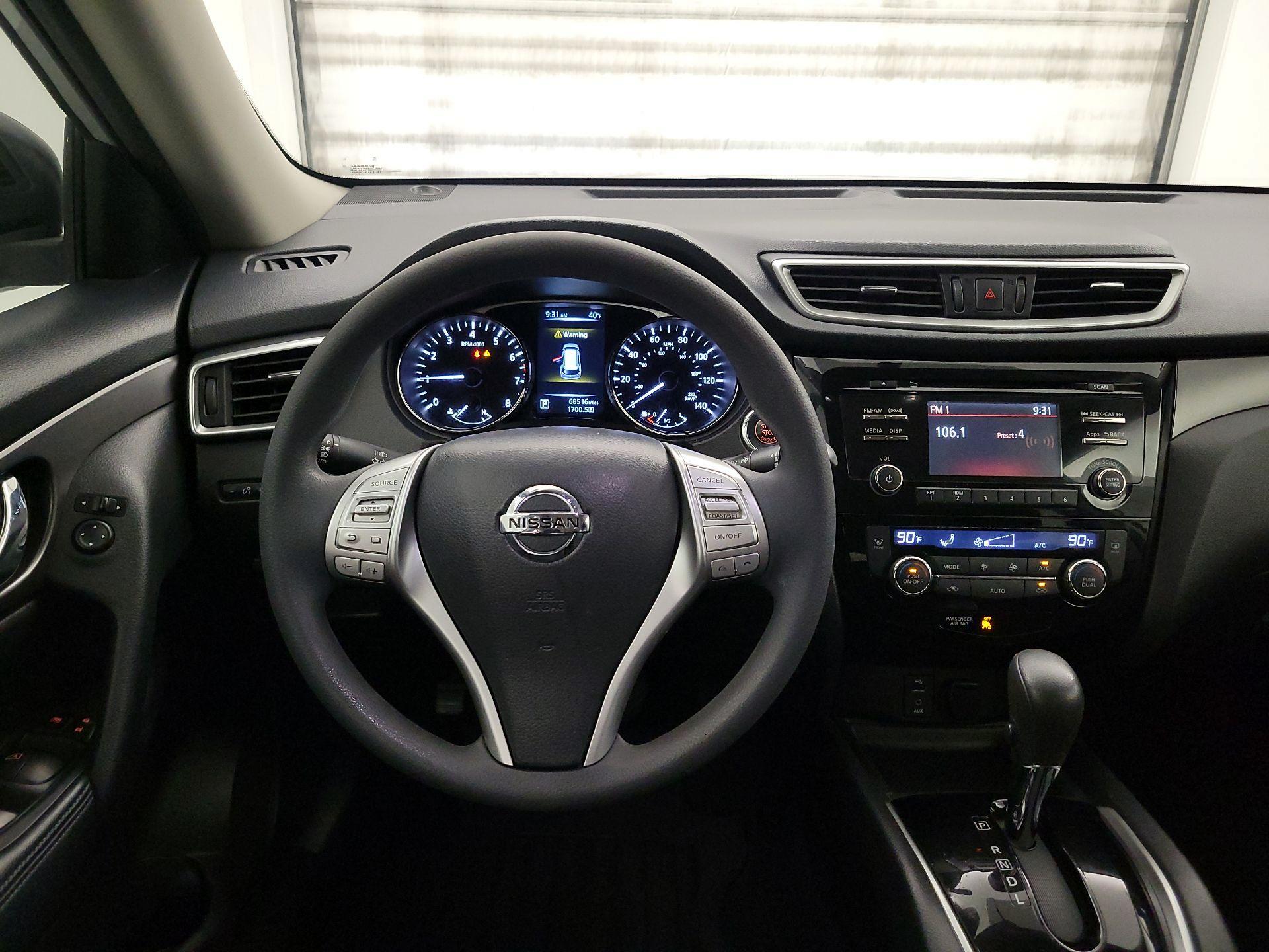 Thumbnail: 2015 Nissan Rogue - 10