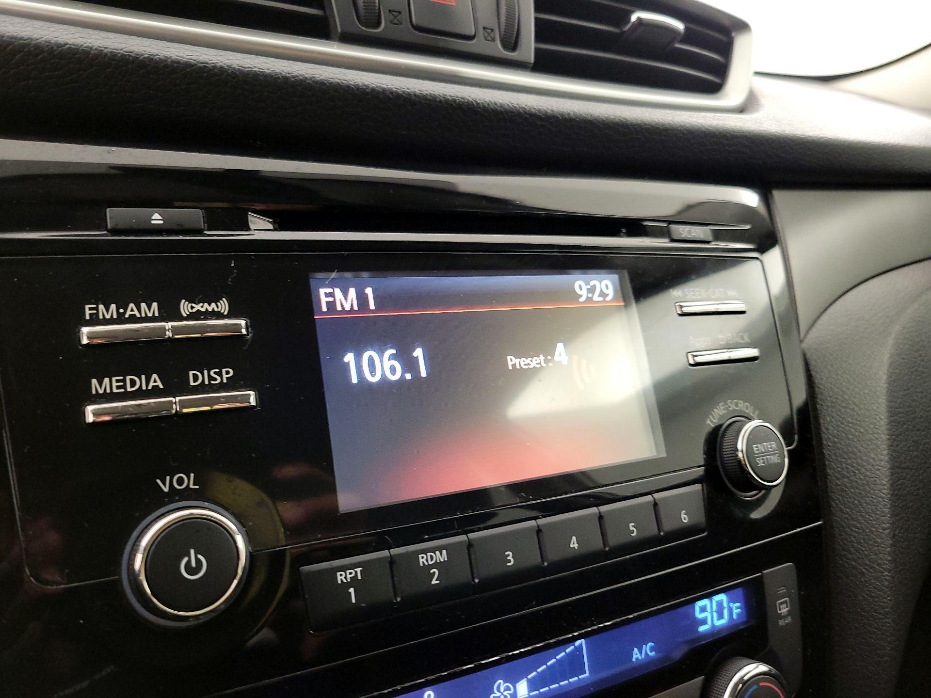 Thumbnail: 2015 Nissan Rogue - 15