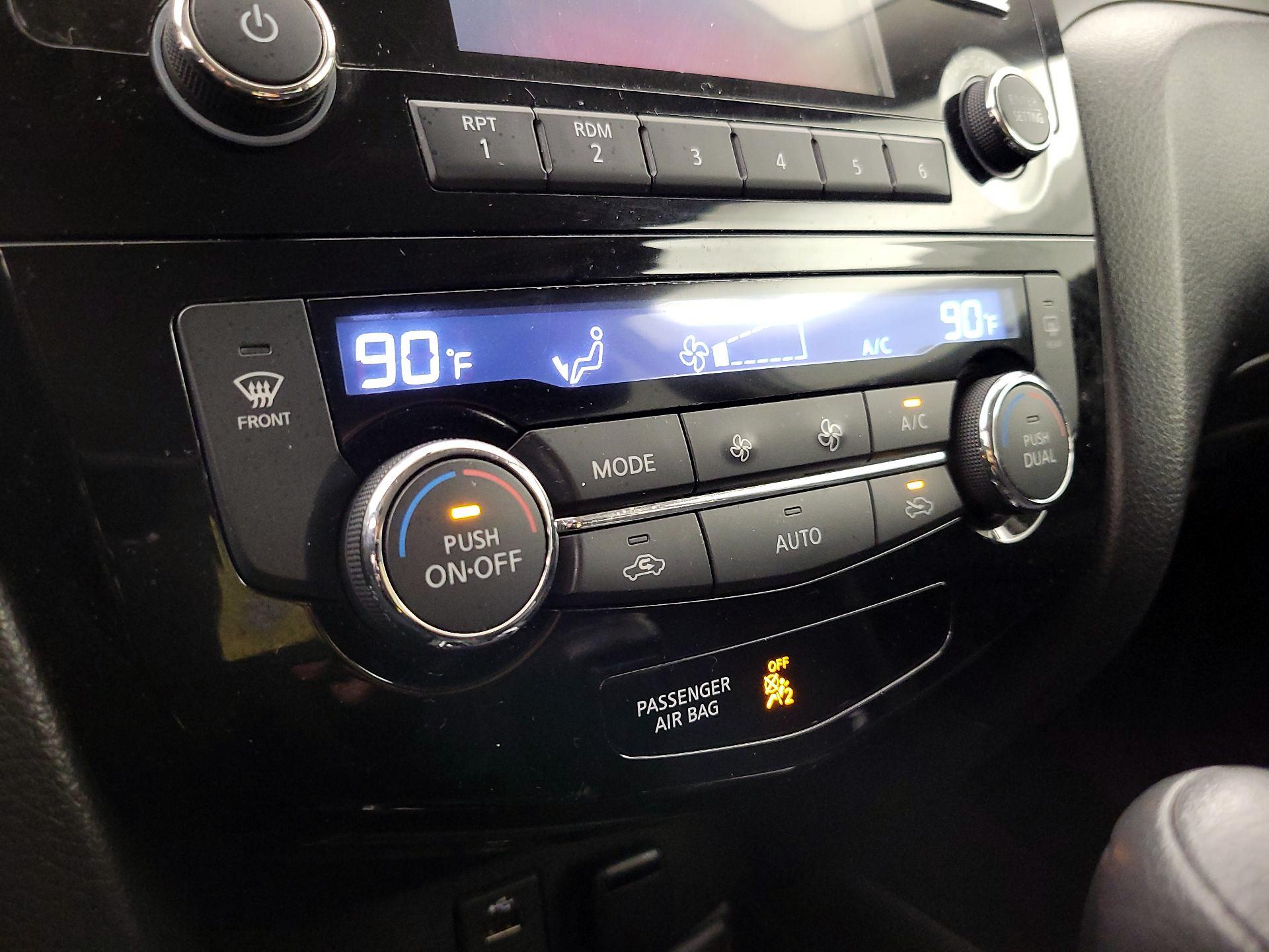 Thumbnail: 2015 Nissan Rogue - 16