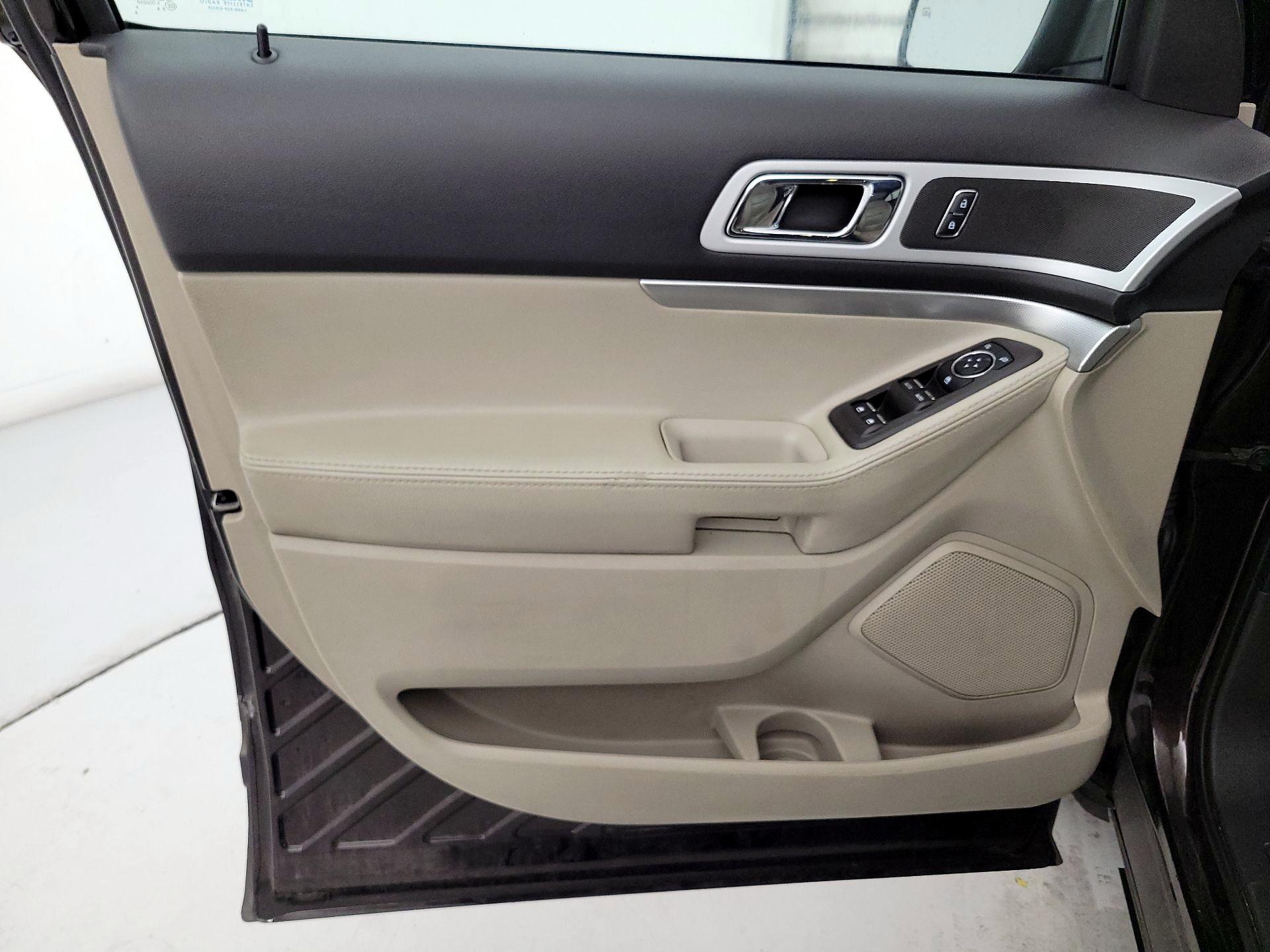 Thumbnail: 2014 Ford Explorer - 12