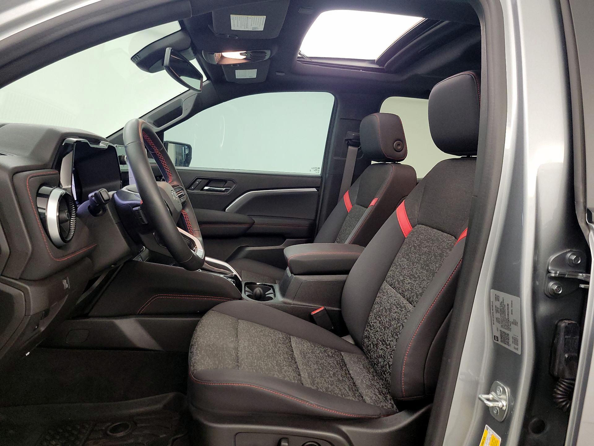 Thumbnail: 2024 Chevrolet Colorado - 11