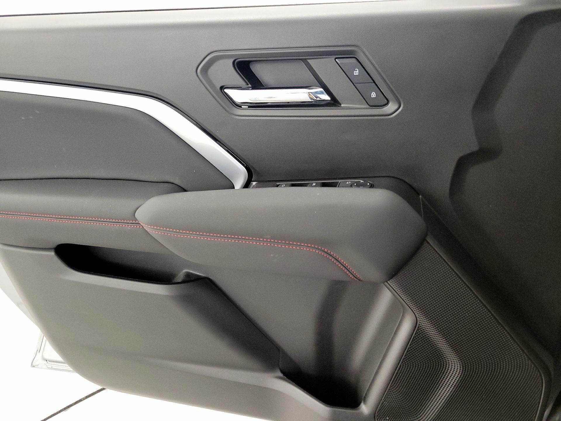 Thumbnail: 2024 Chevrolet Colorado - 12