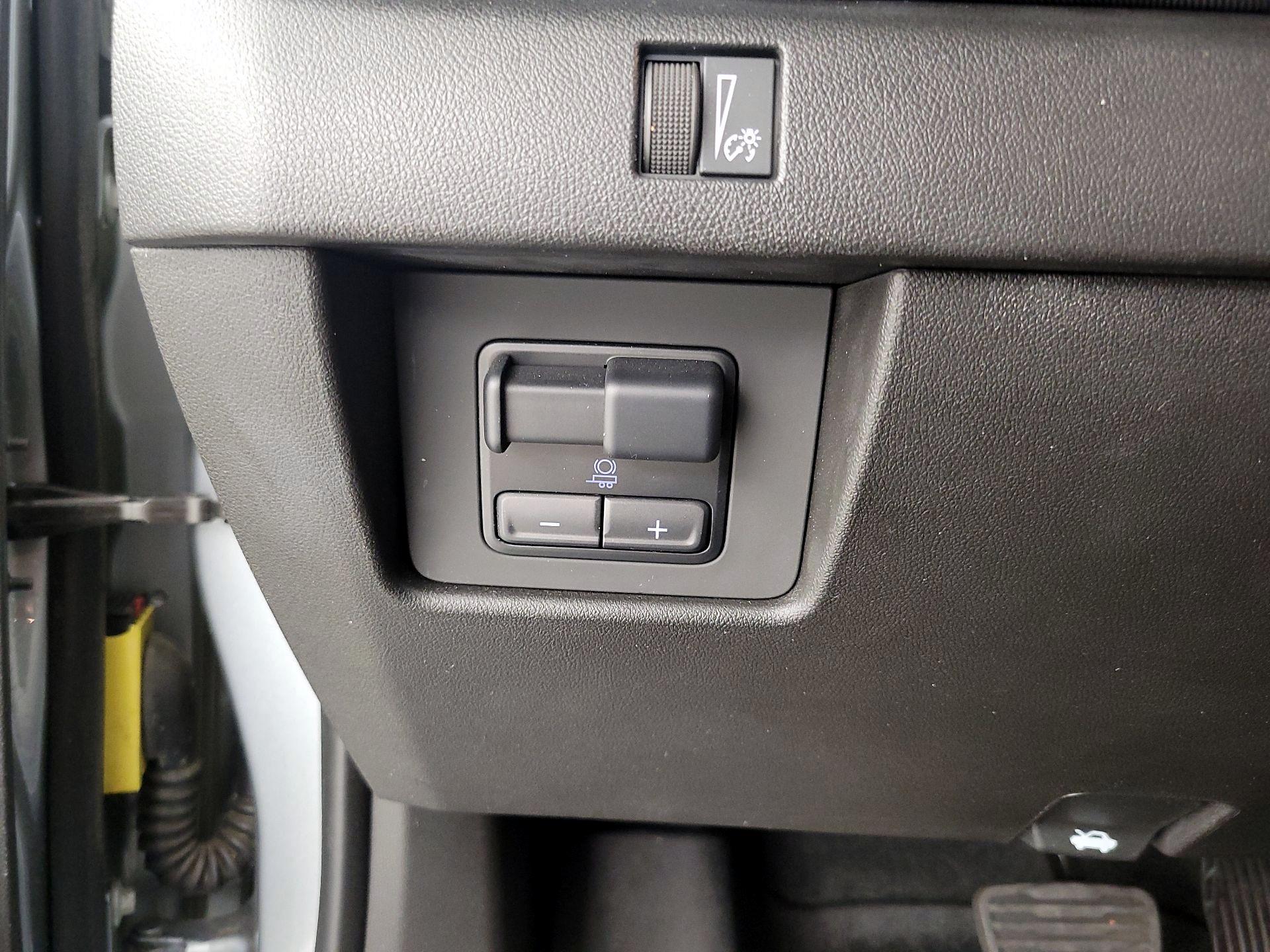 Thumbnail: 2024 Chevrolet Colorado - 13