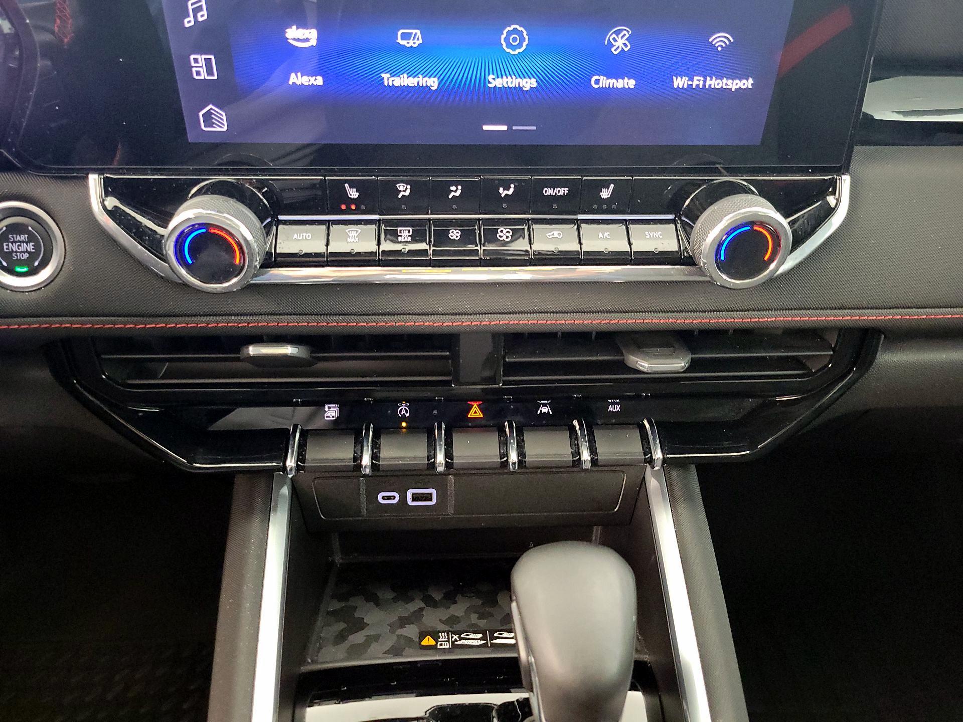 Thumbnail: 2024 Chevrolet Colorado - 17