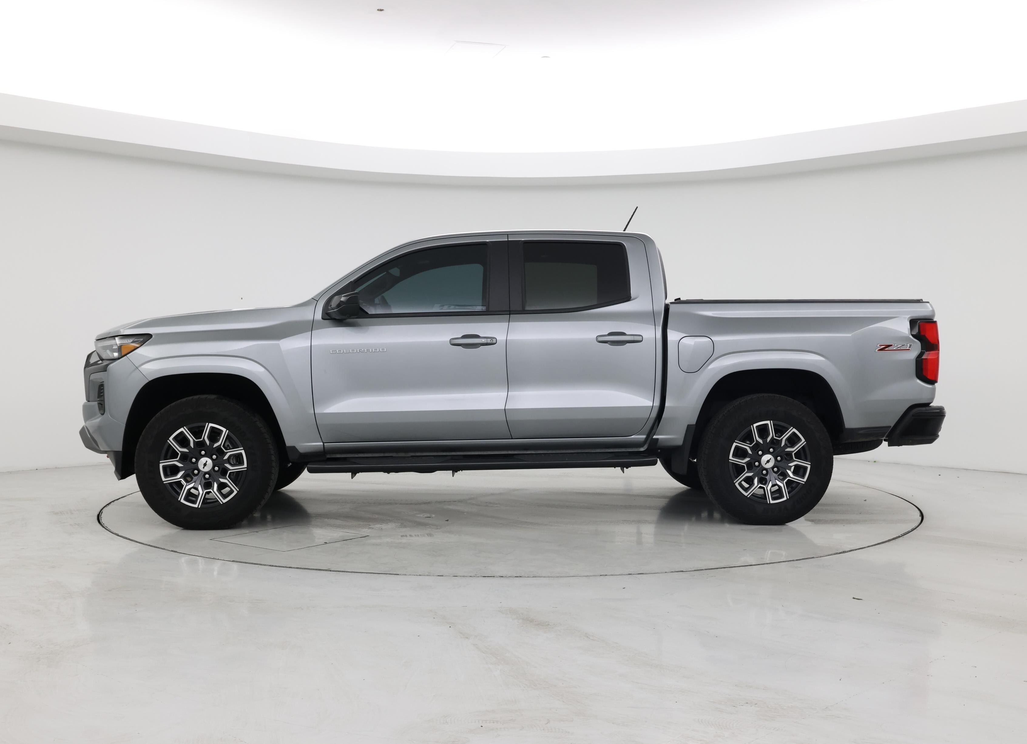 Thumbnail: 2024 Chevrolet Colorado - 3