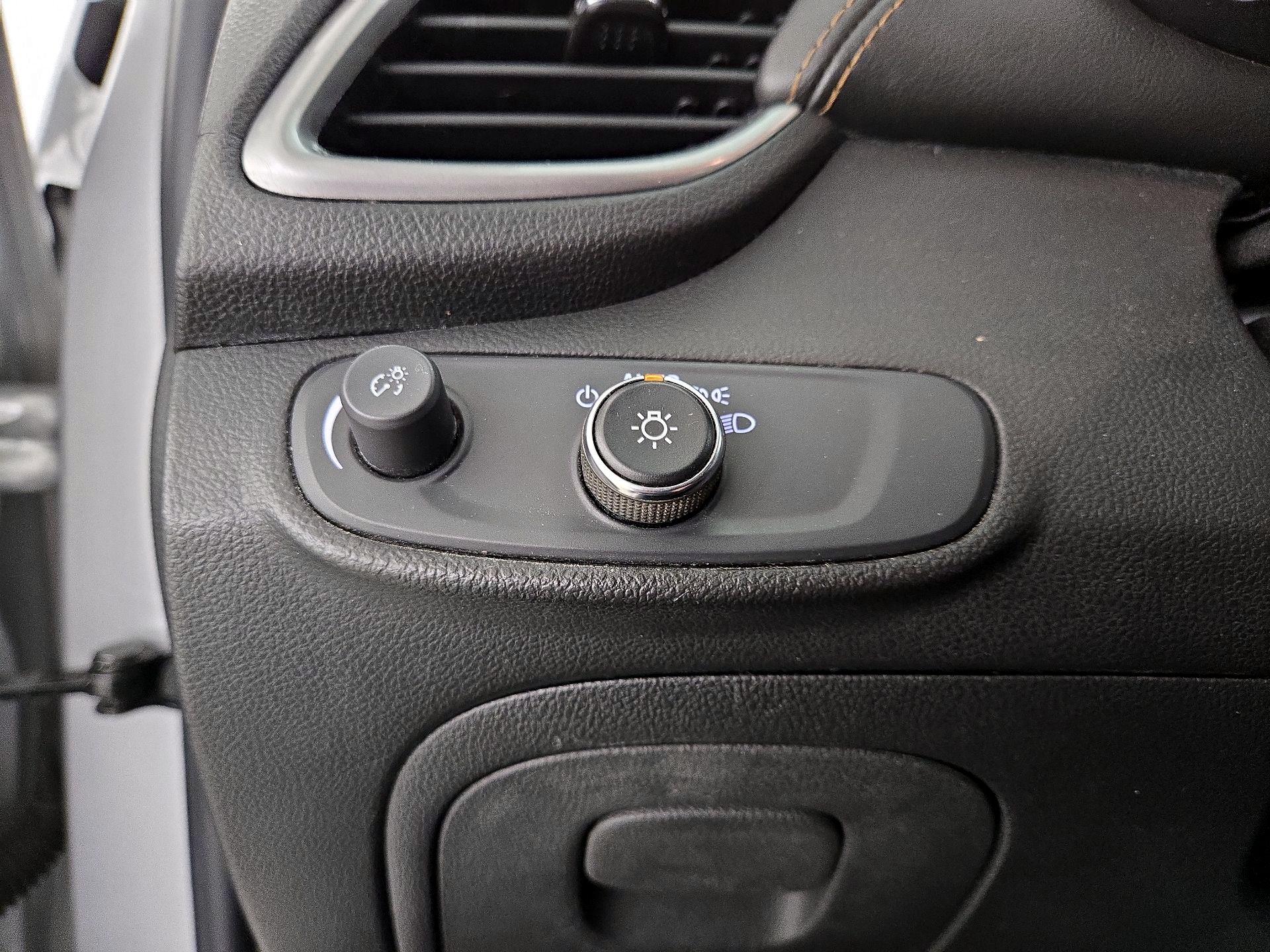 Thumbnail: 2021 Chevrolet Trax - 13