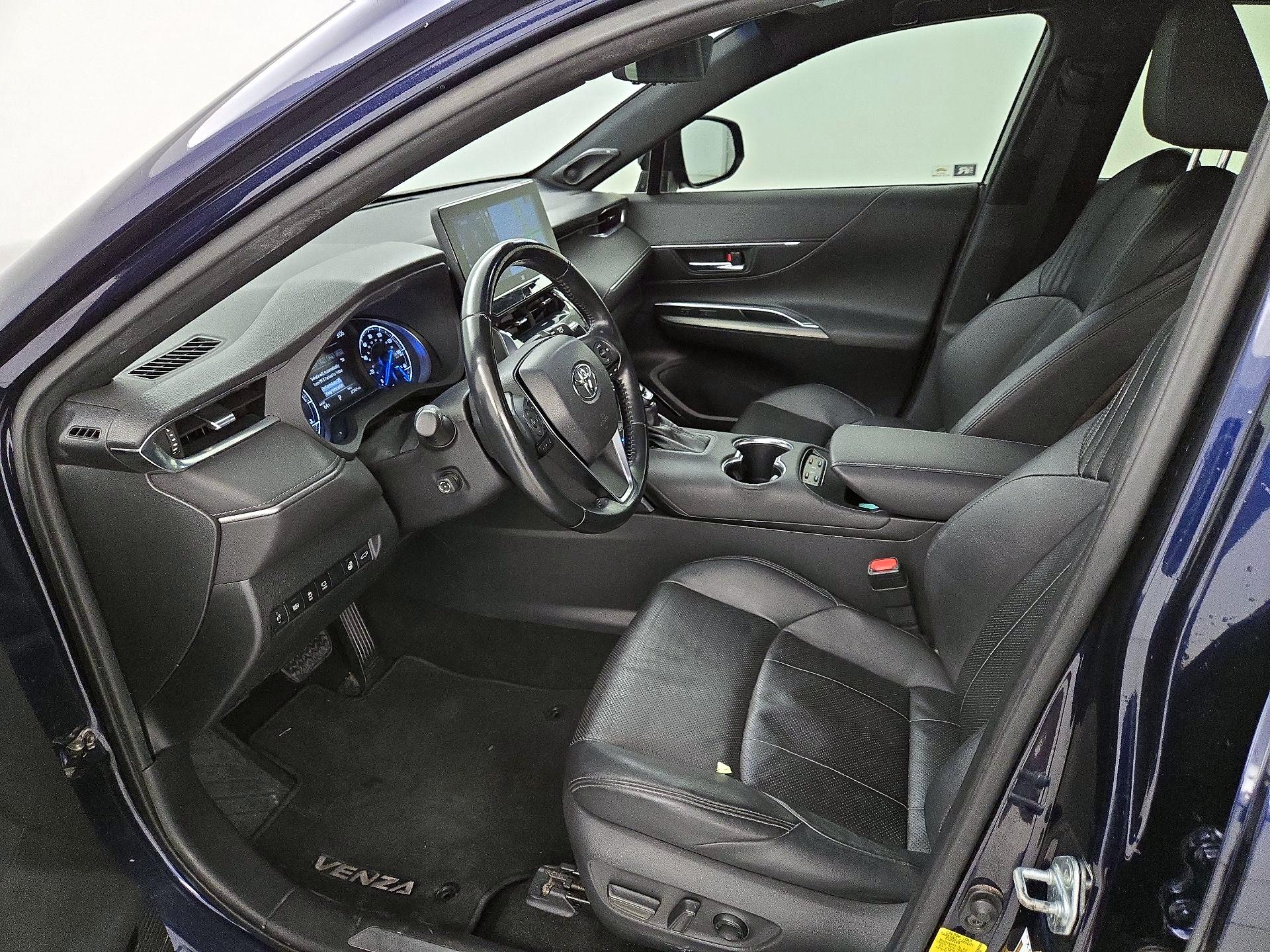 Thumbnail: 2021 Toyota Venza - 11
