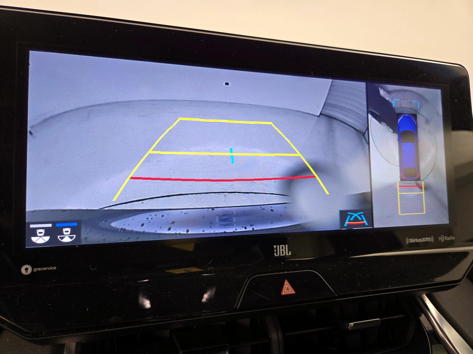 Thumbnail: 2021 Toyota Venza - 15