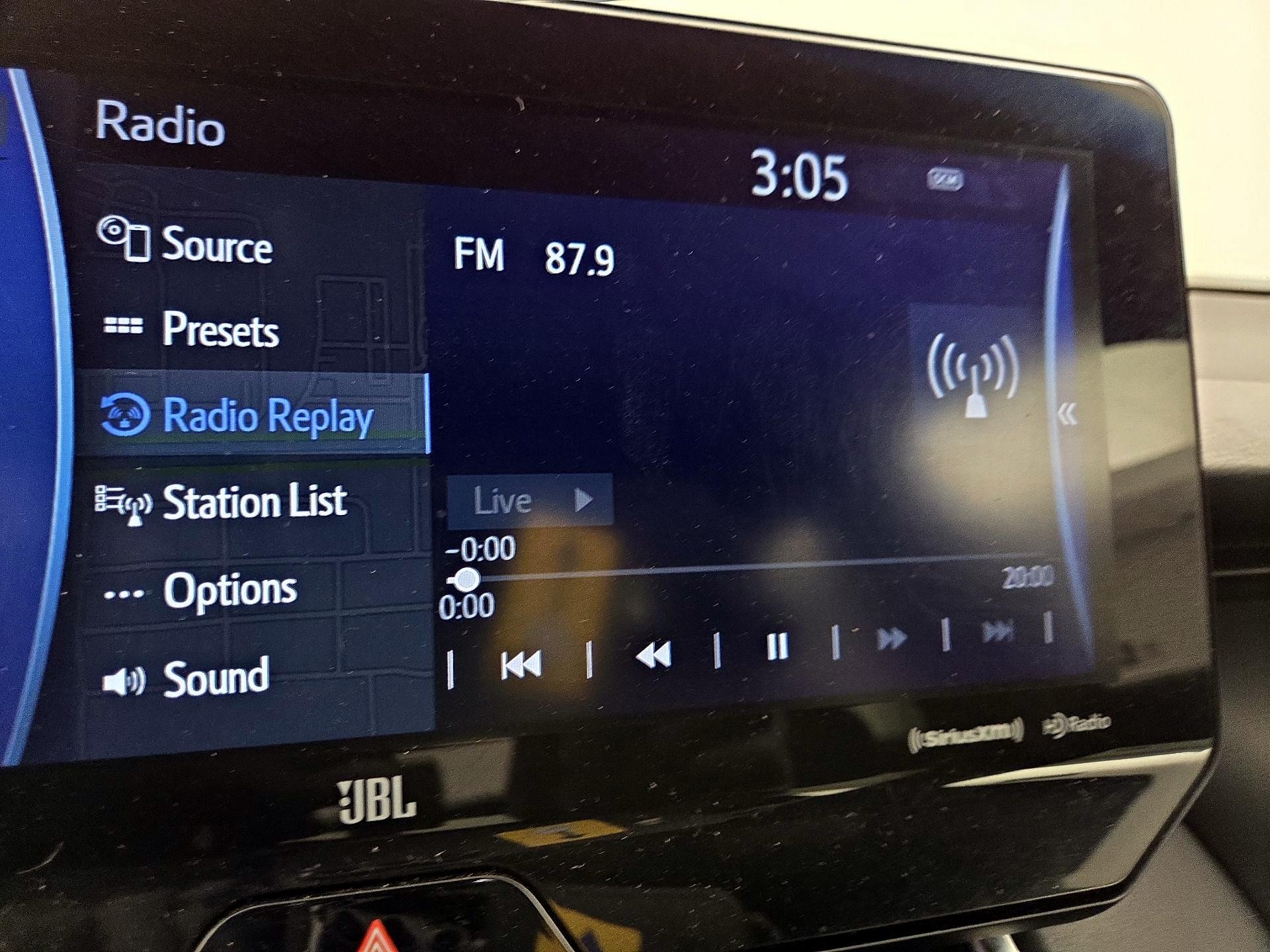 Thumbnail: 2021 Toyota Venza - 16