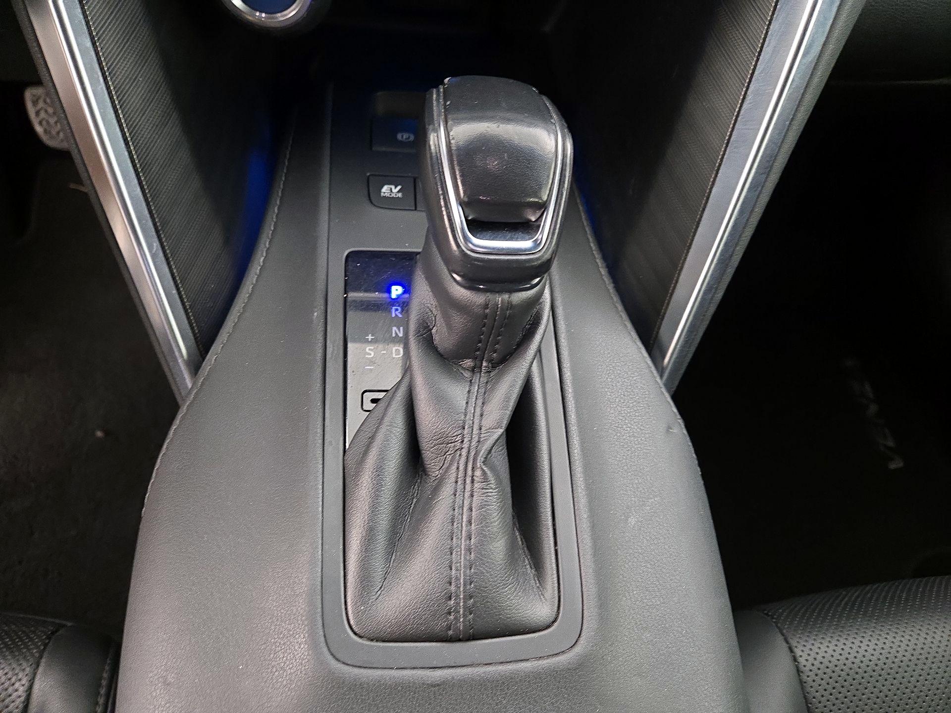 Thumbnail: 2021 Toyota Venza - 18