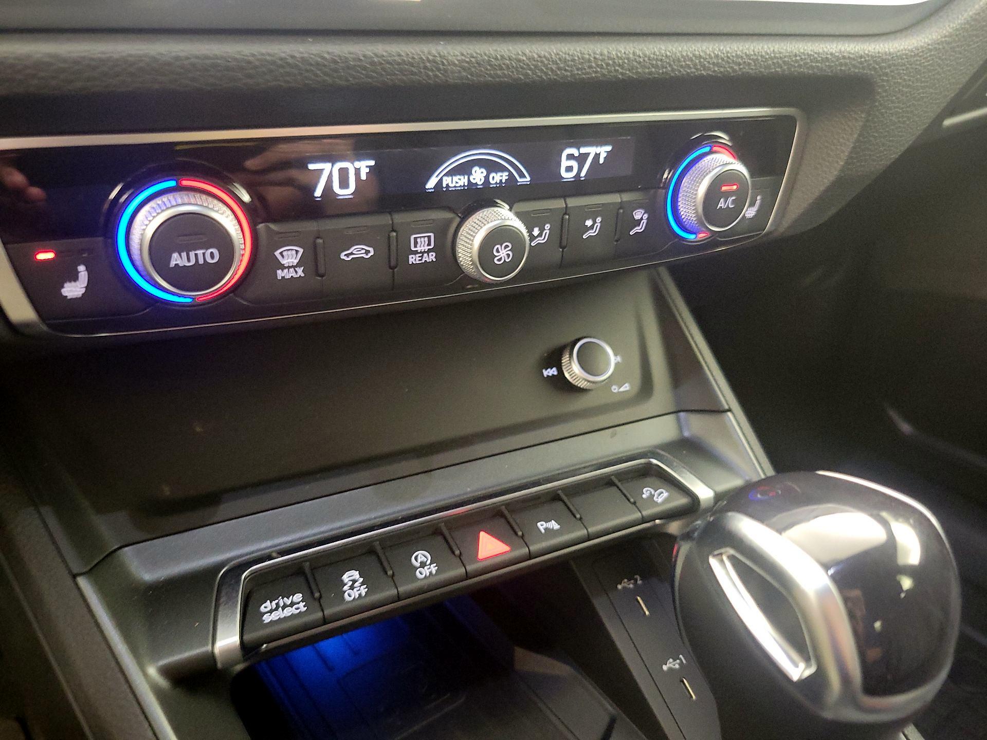 Thumbnail: 2022 Audi Q3 - 16