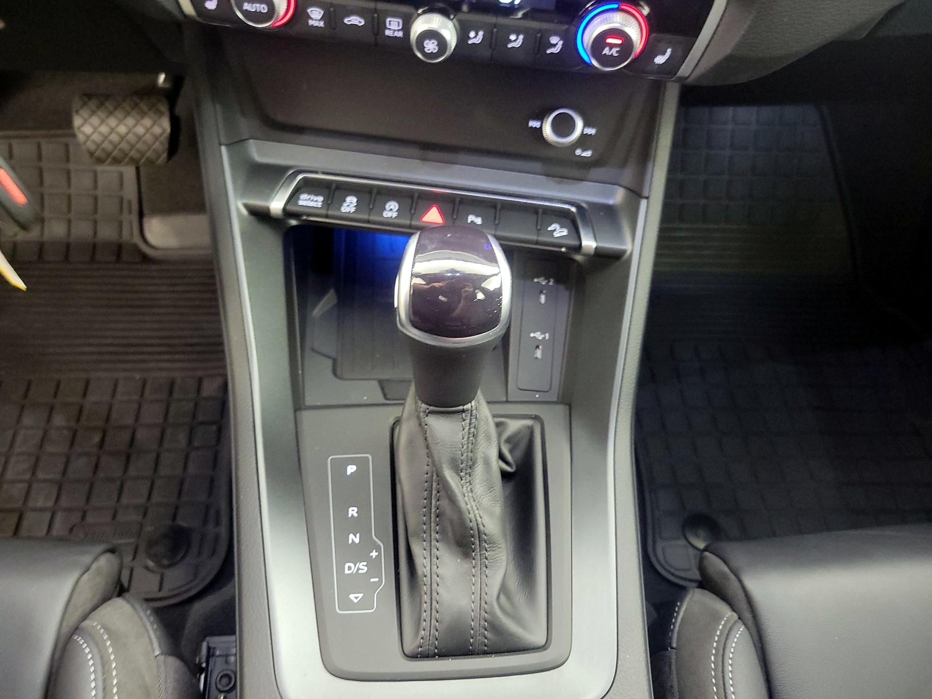 Thumbnail: 2022 Audi Q3 - 17