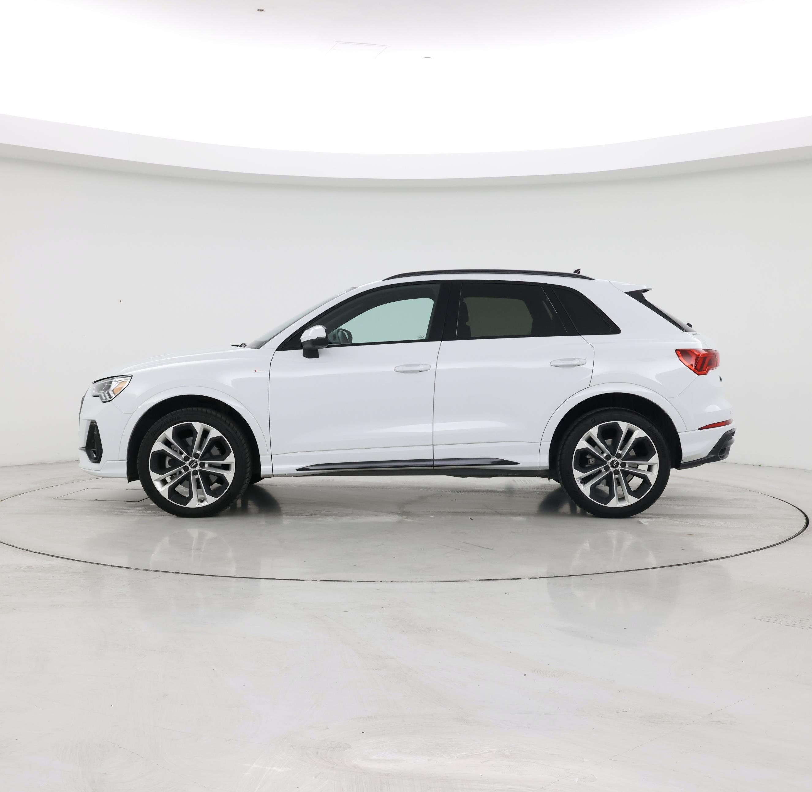 Thumbnail: 2022 Audi Q3 - 3
