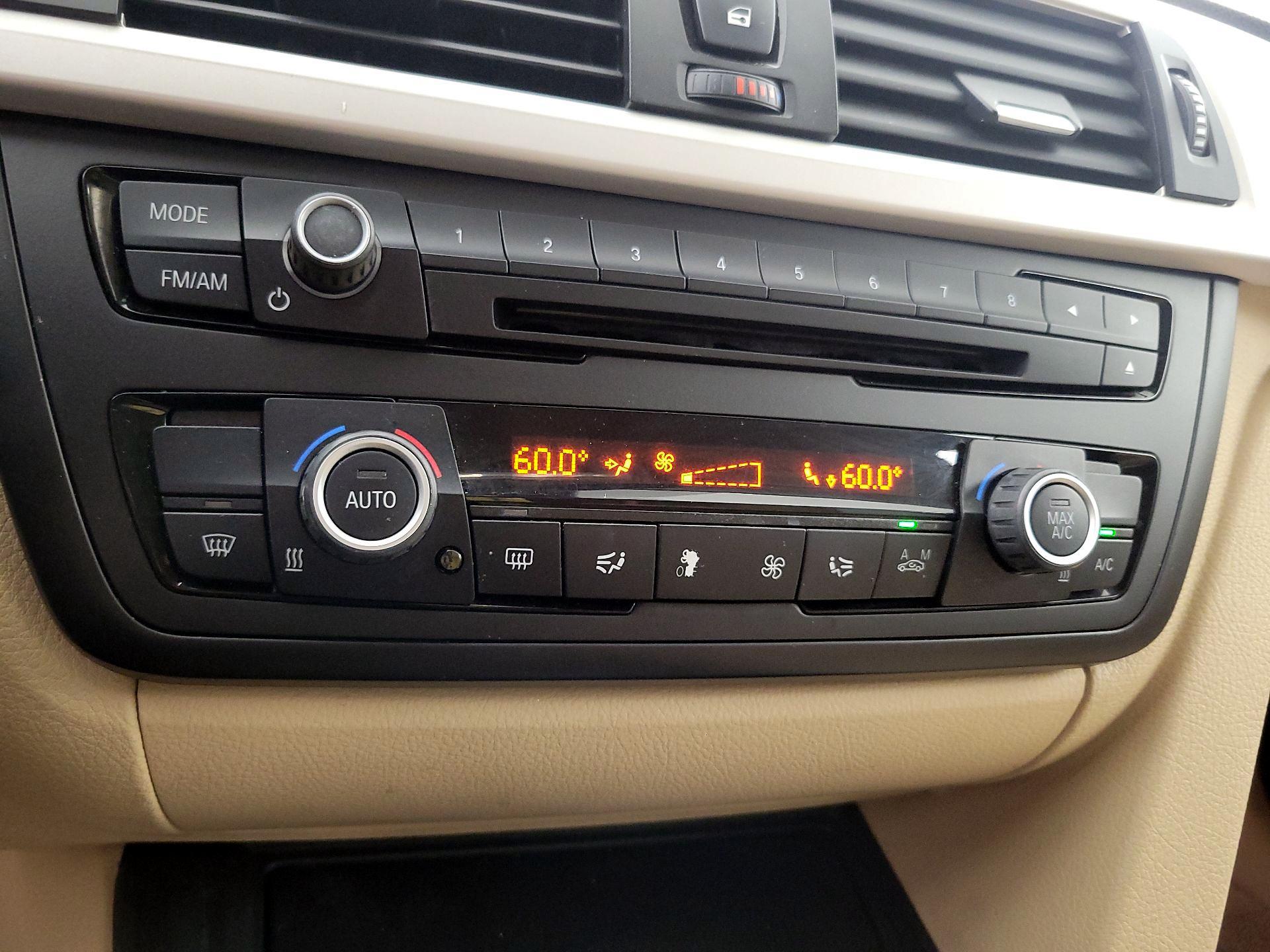 Thumbnail: 2015 BMW 3 Series - 15