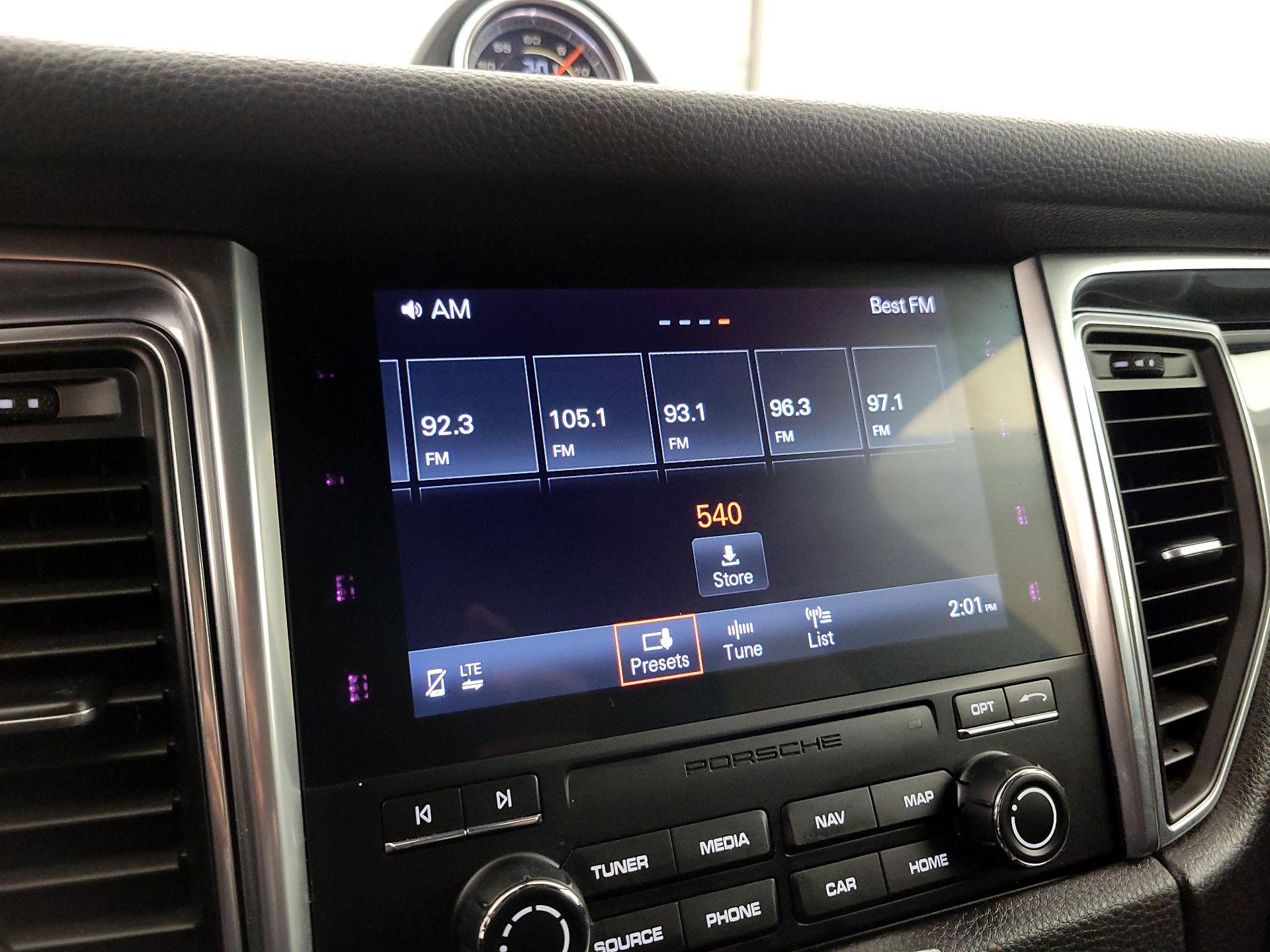 Thumbnail: 2018 Porsche Macan - 15