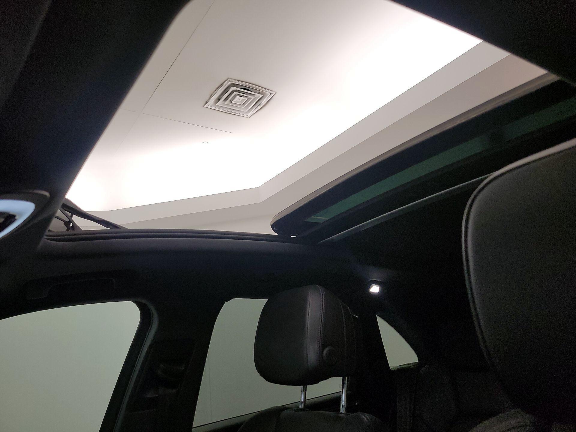 Thumbnail: 2018 Porsche Macan - 19