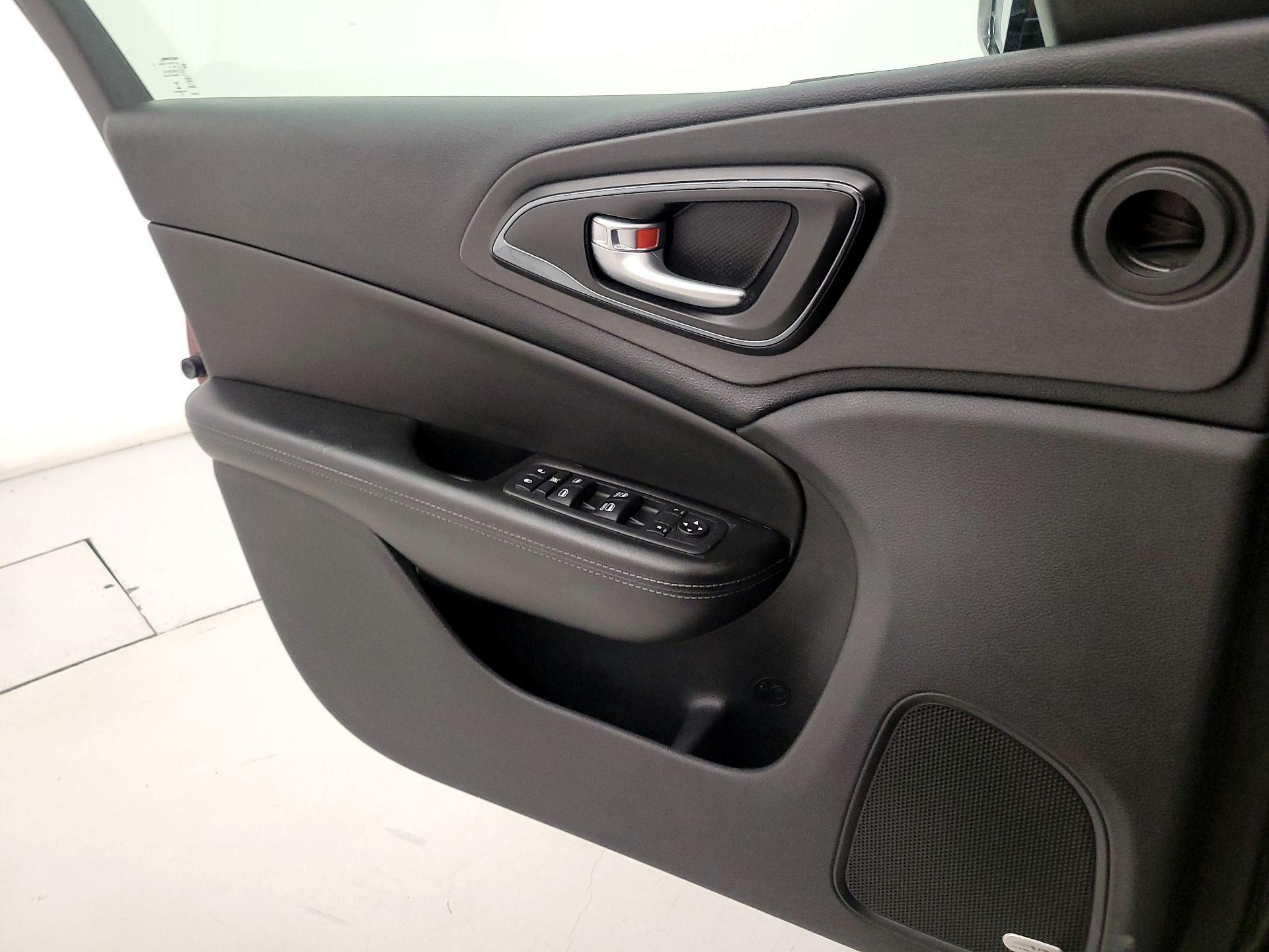 Thumbnail: 2016 Chrysler 200 - 12