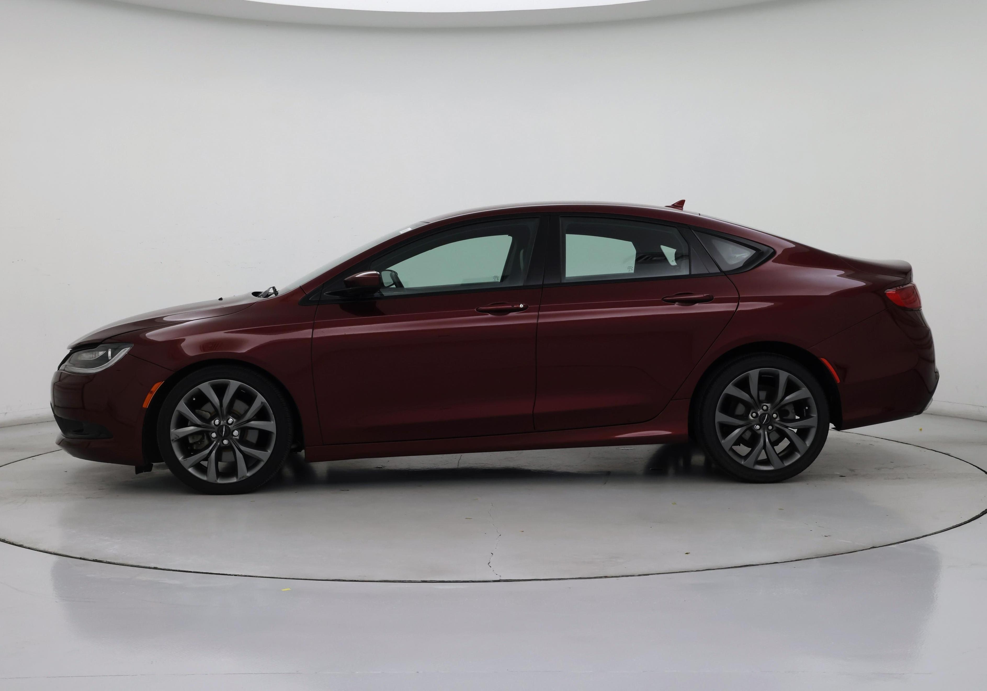 Thumbnail: 2016 Chrysler 200 - 3