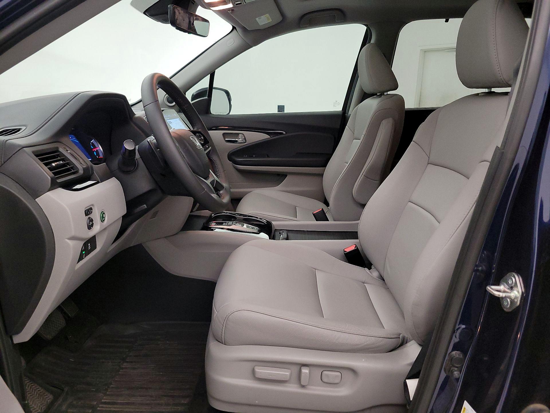 Thumbnail: 2019 Honda Pilot - 11