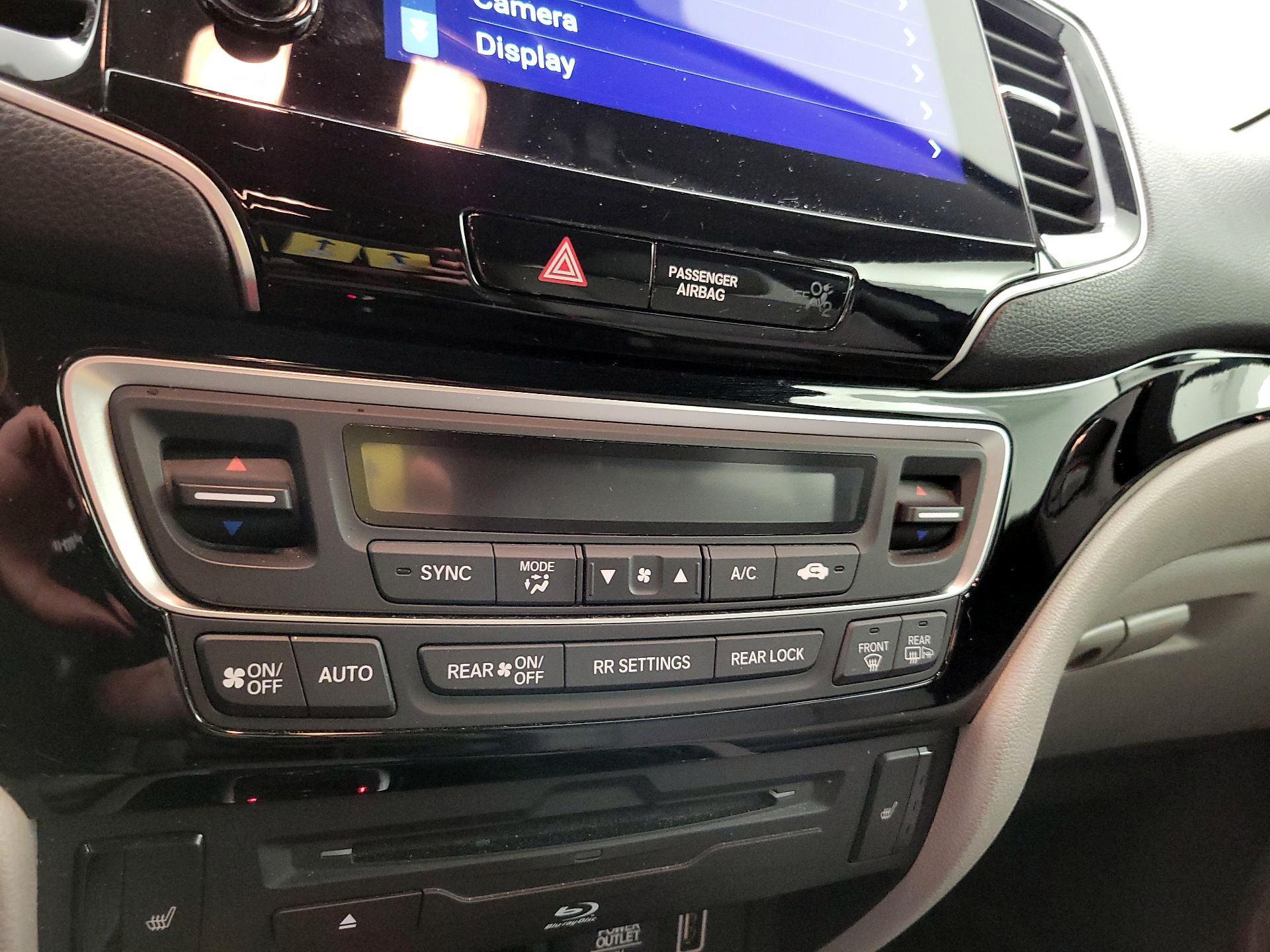 Thumbnail: 2019 Honda Pilot - 17