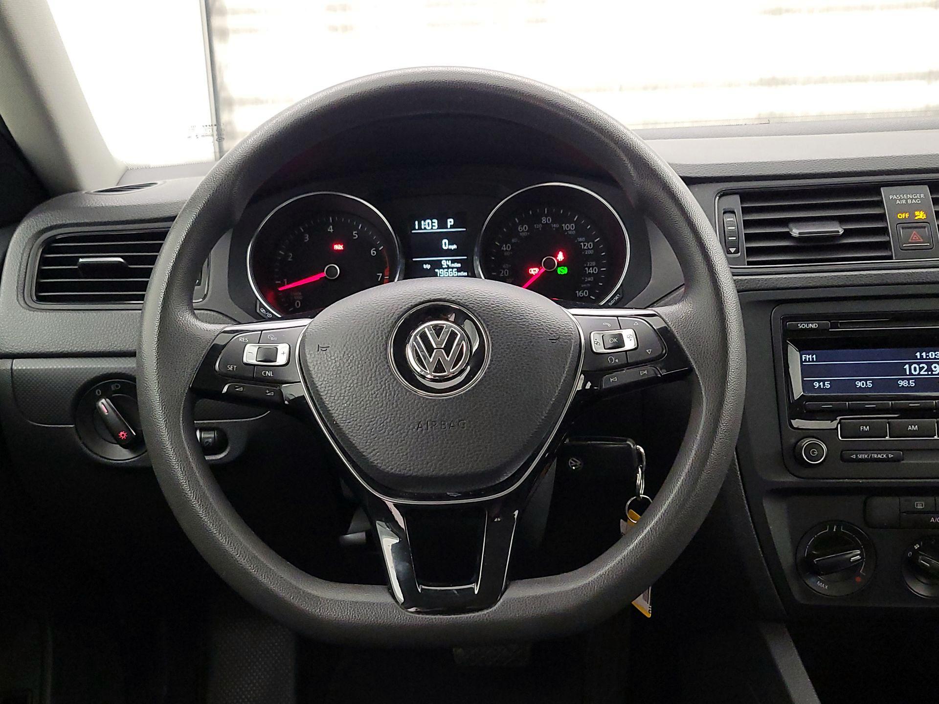 Thumbnail: 2015 Volkswagen Jetta - 10