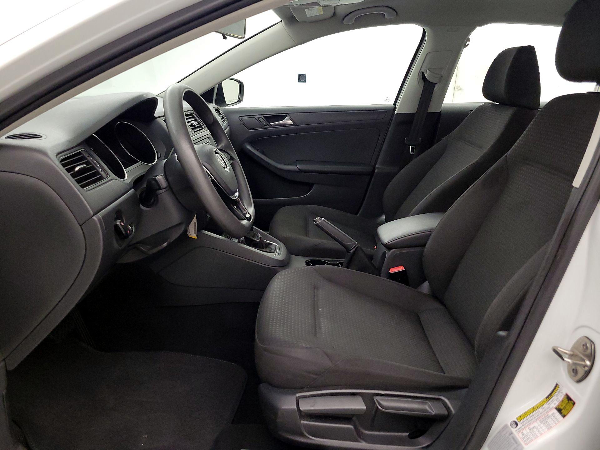 Thumbnail: 2015 Volkswagen Jetta - 11